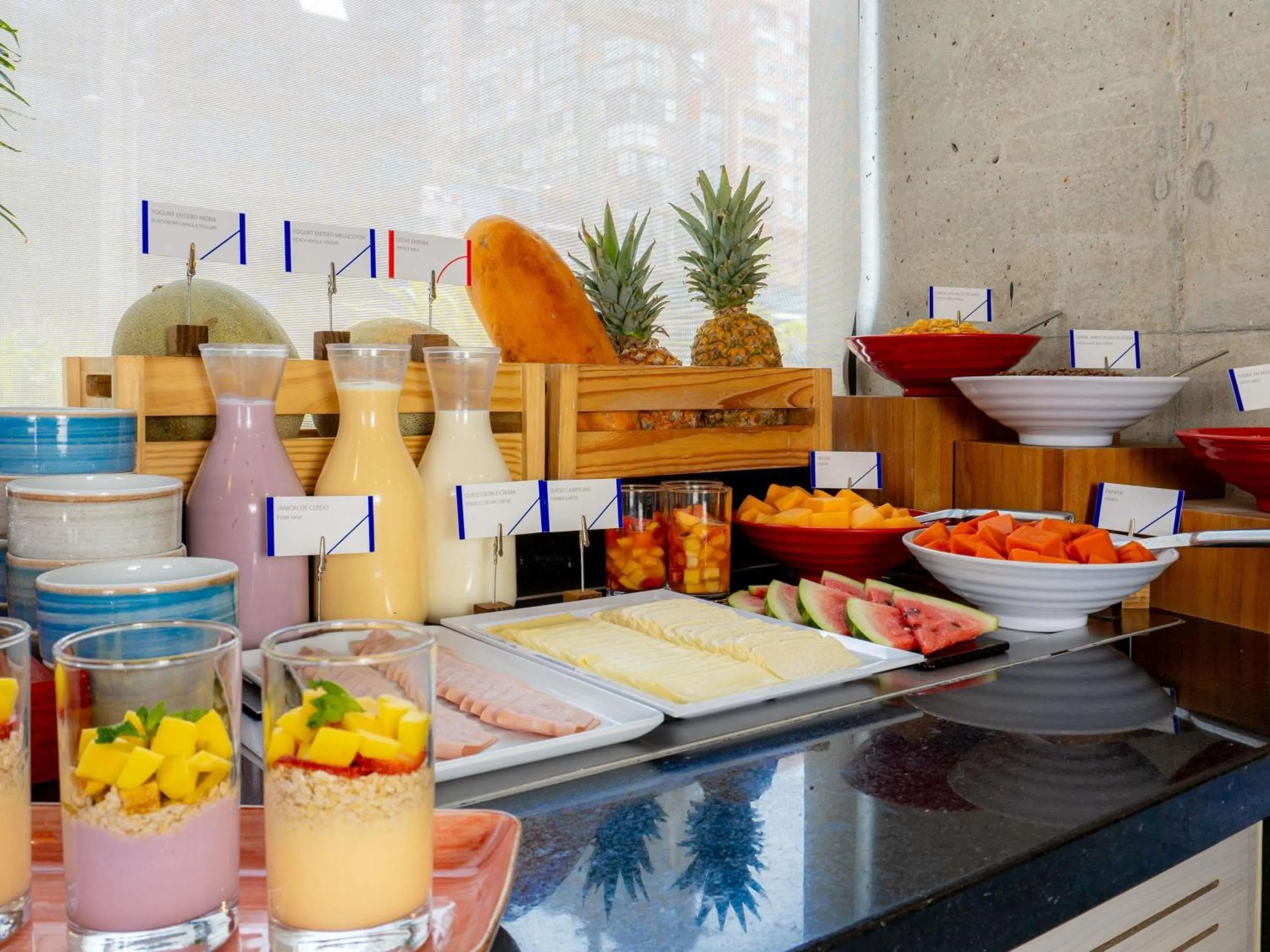 Restaurant/places to eat in ibis budget Bogota Marly