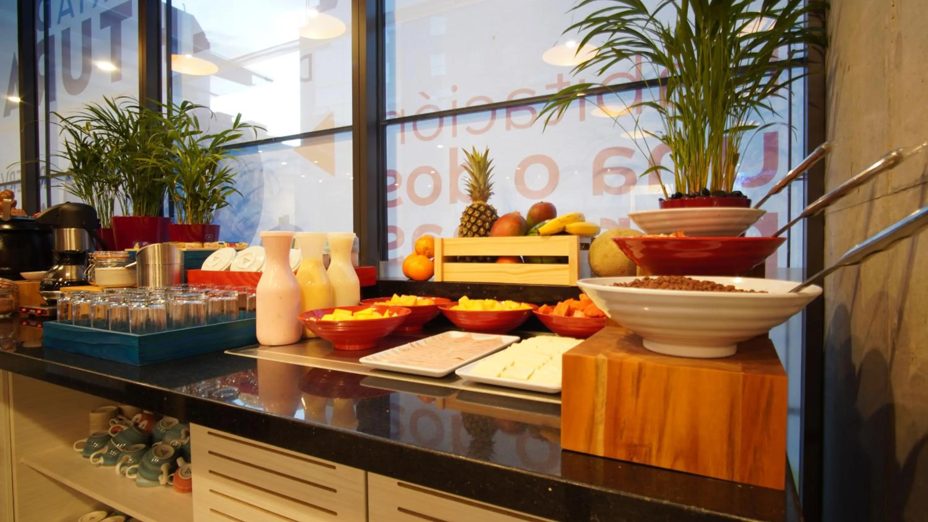 Breakfast in ibis budget Bogota Marly