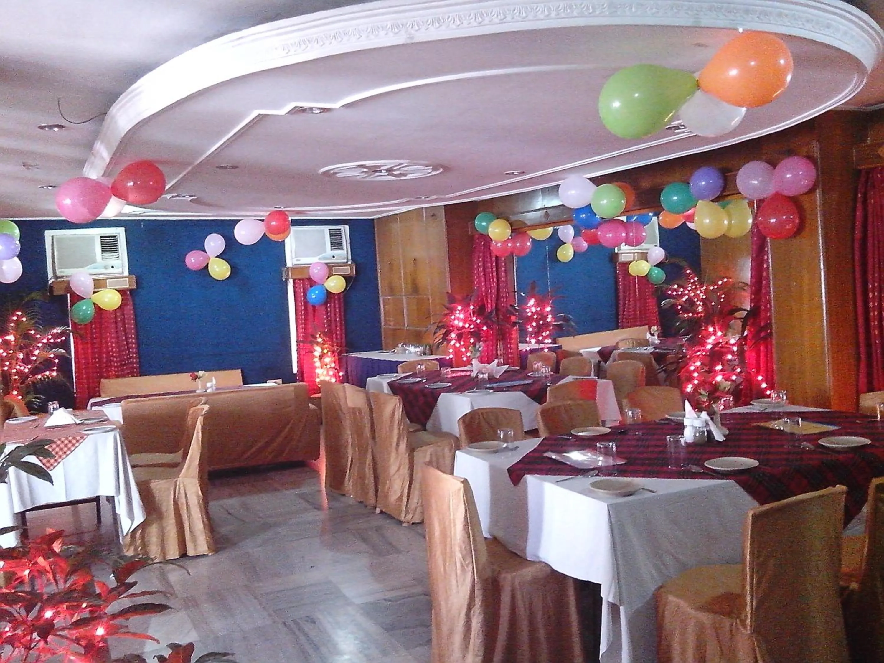 Restaurant/places to eat in Hotel Mahalaxmi Indo Myanmar