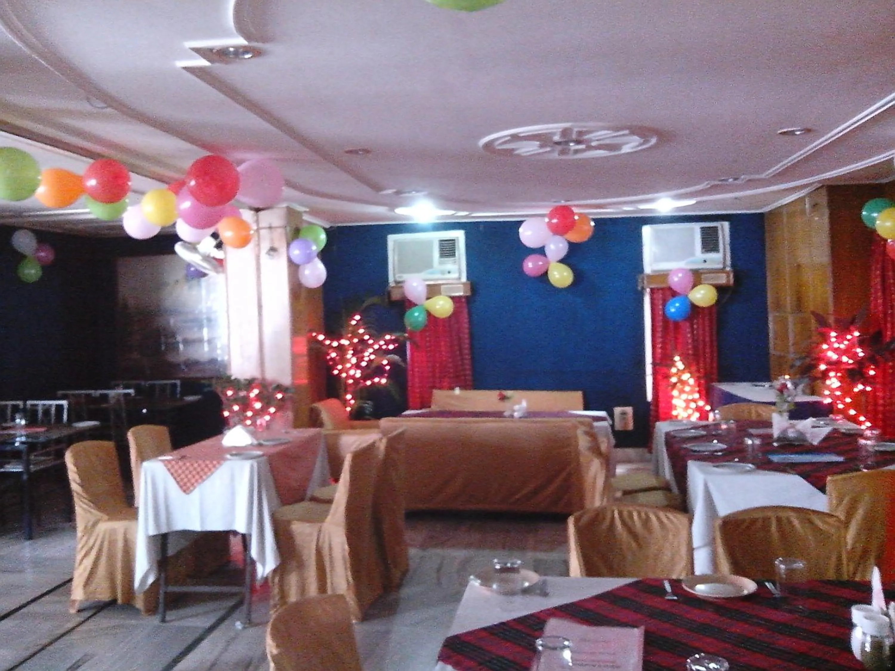 Restaurant/places to eat in Hotel Mahalaxmi Indo Myanmar