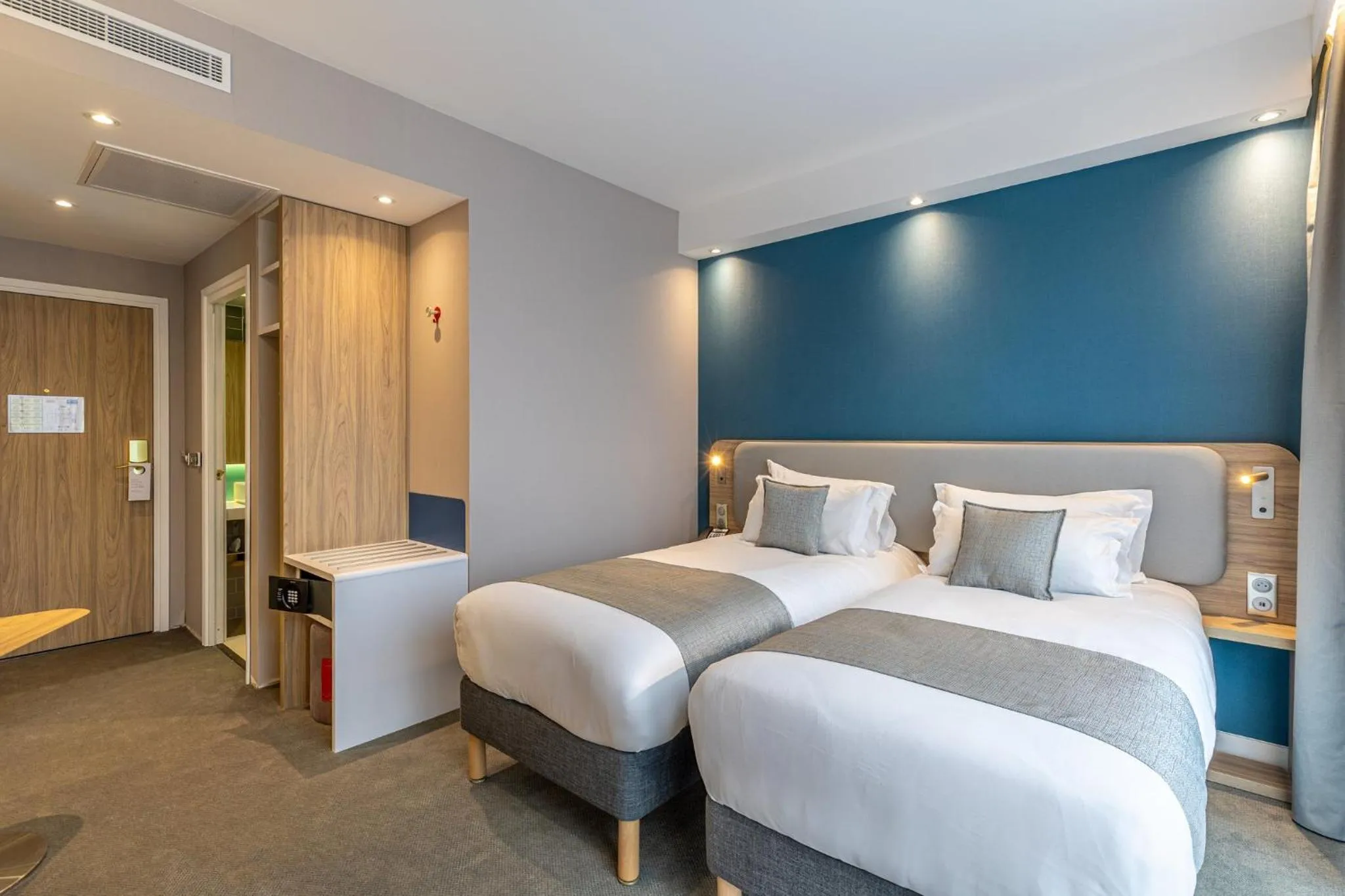 Photo of the whole room, Bed in Holiday Inn Express Ajaccio by IHG
