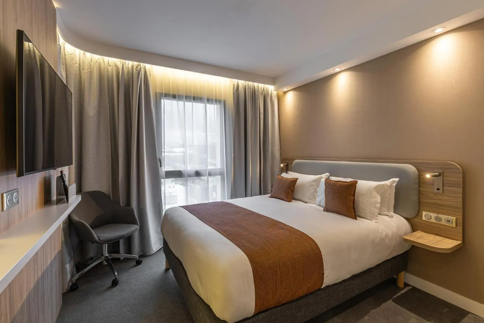 Standard Queen Room - Free Breakfast in Holiday Inn Express Ajaccio by IHG Standard Queen Room - Free Breakfast in Holiday Inn Express Ajaccio by IHG