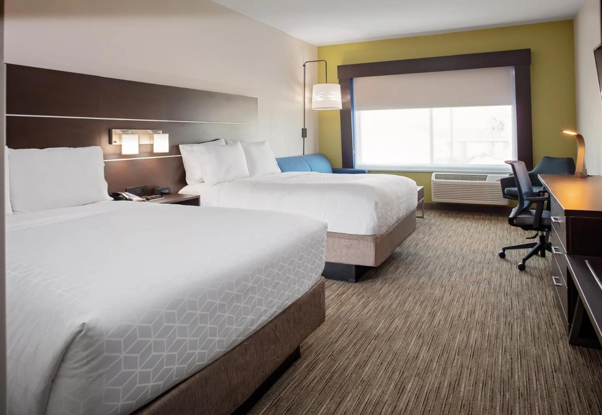 Bed in Holiday Inn Express & Suites - El Paso North by IHG