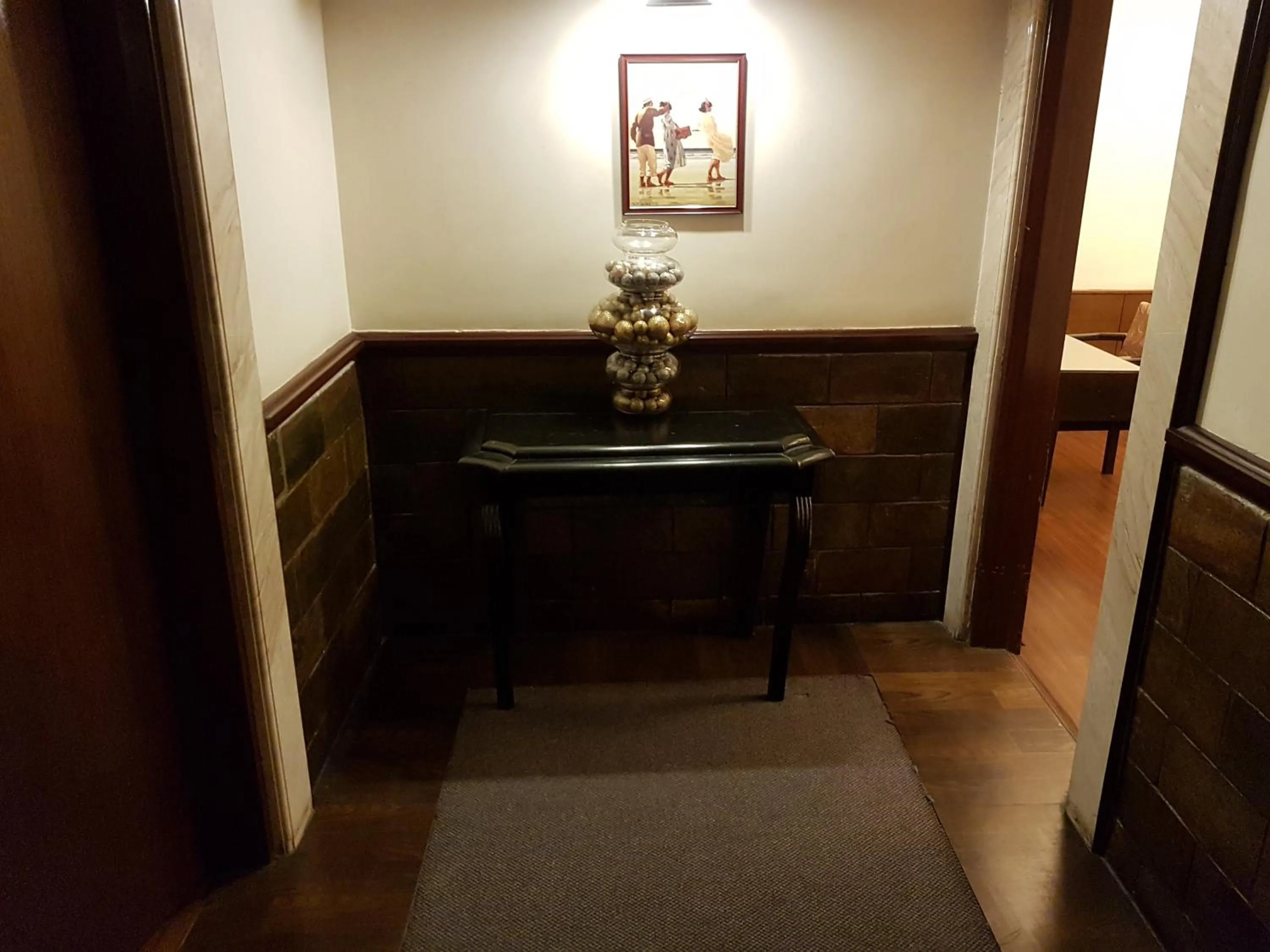 hair dresser in Hotel Polo Towers Shillong