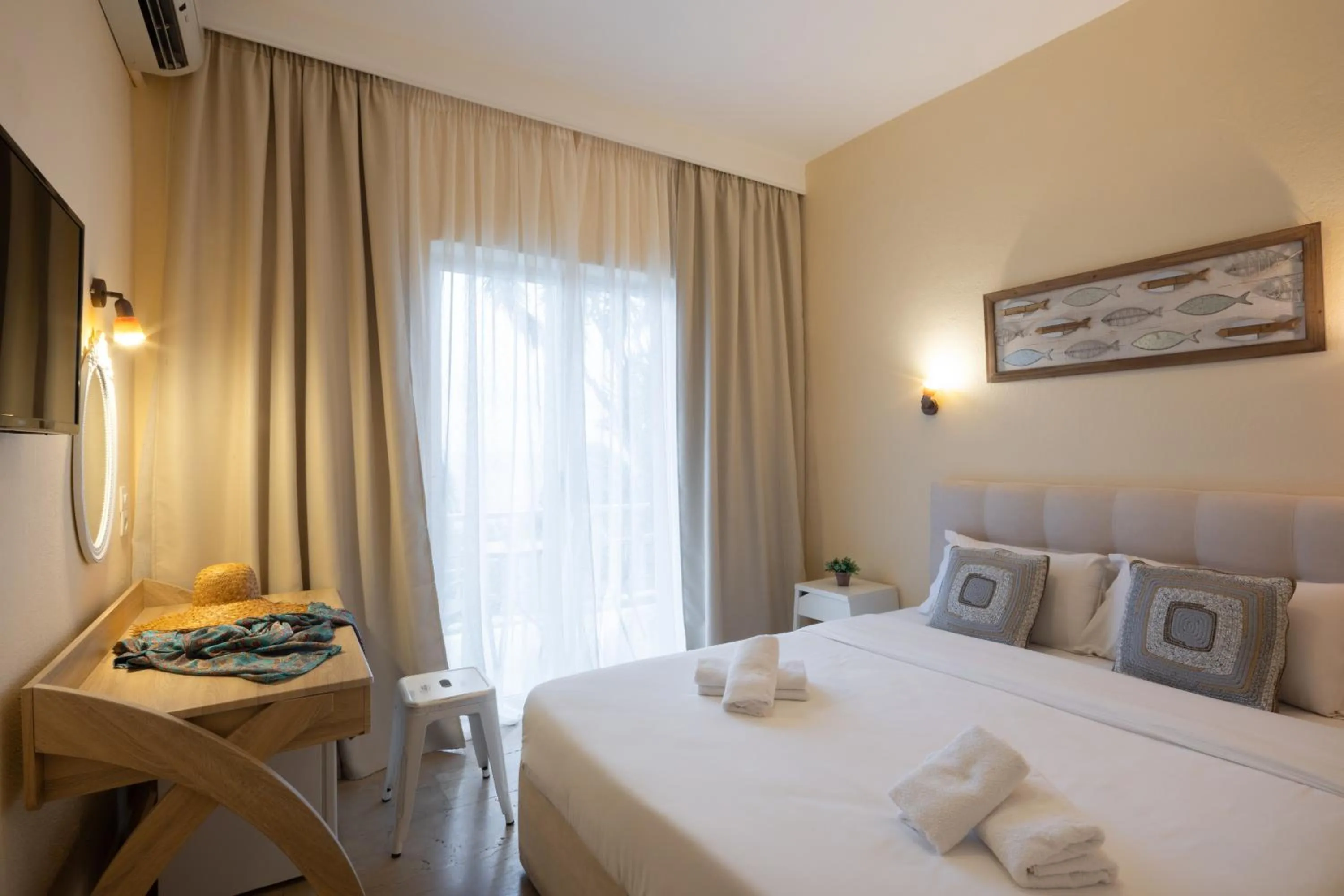 Bedroom, Bed in Aurora Beach Hotel