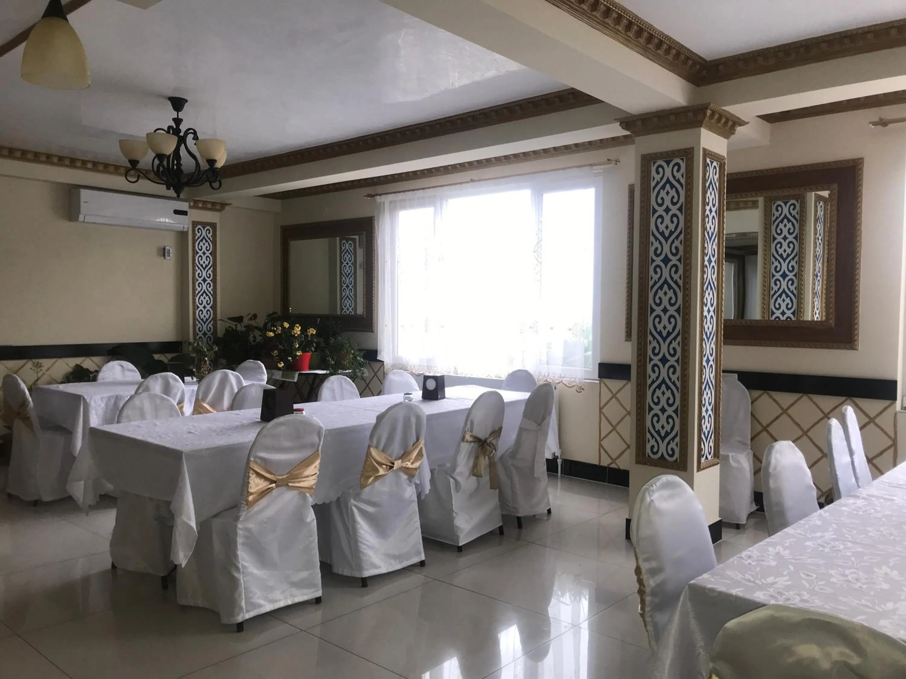 Dinner in Hotel Gora