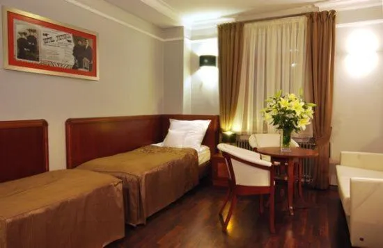 Bed in Hotel Victoria