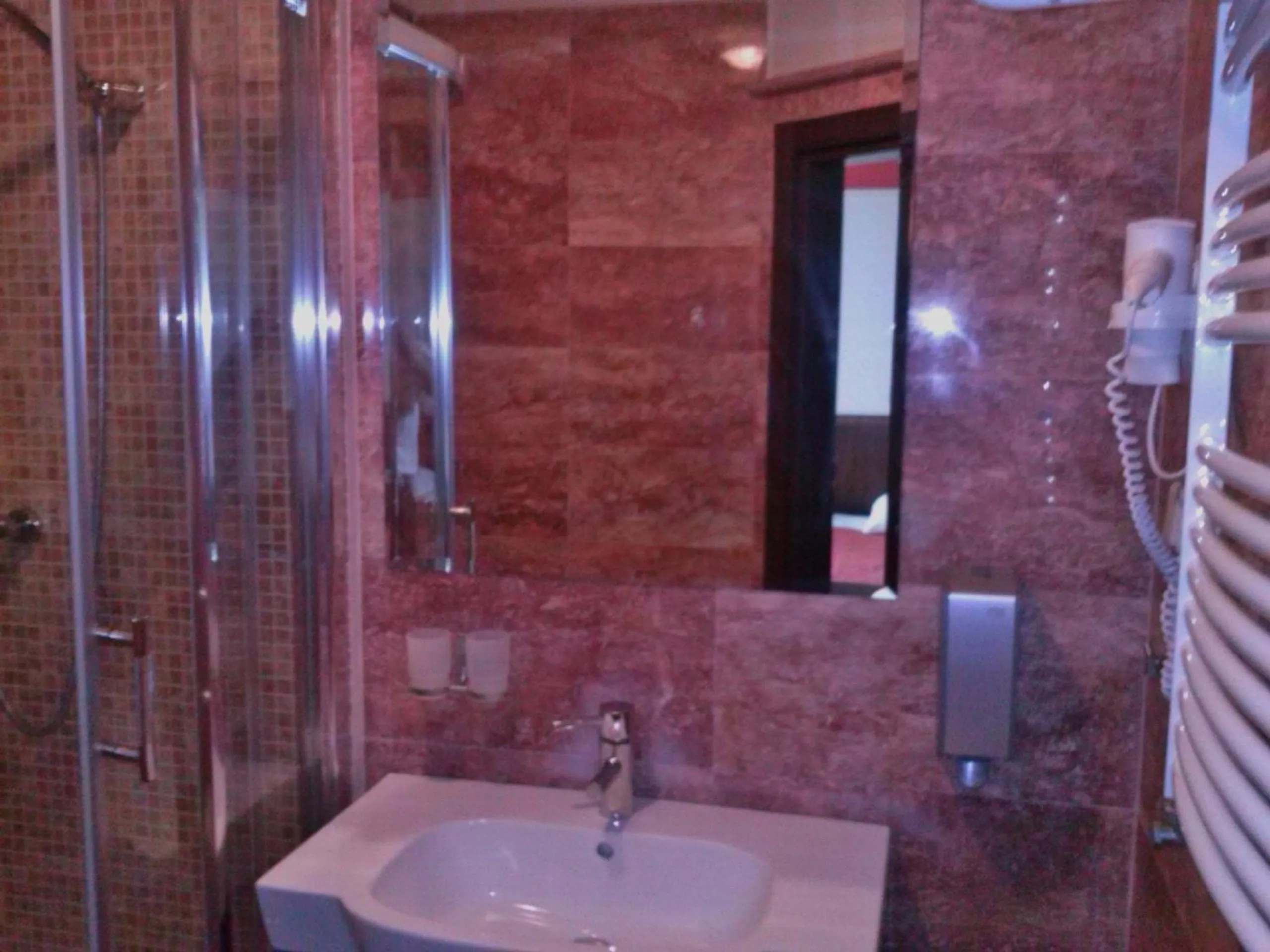 Bathroom in Hotel Victoria