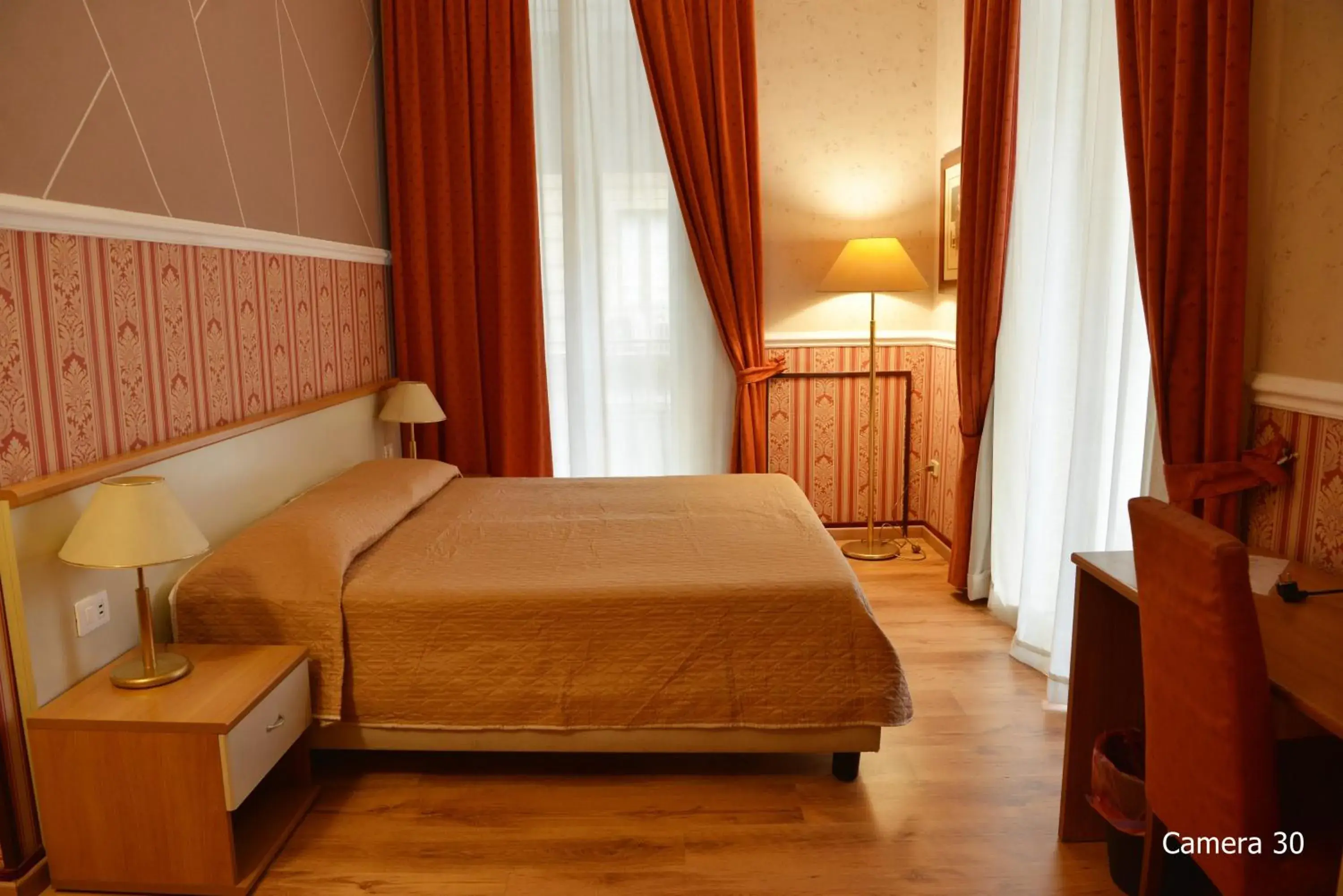 Deluxe Double or Twin Room with Balcony in Catania Centro Rooms Deluxe Double or Twin Room with Balcony in Catania Centro Rooms