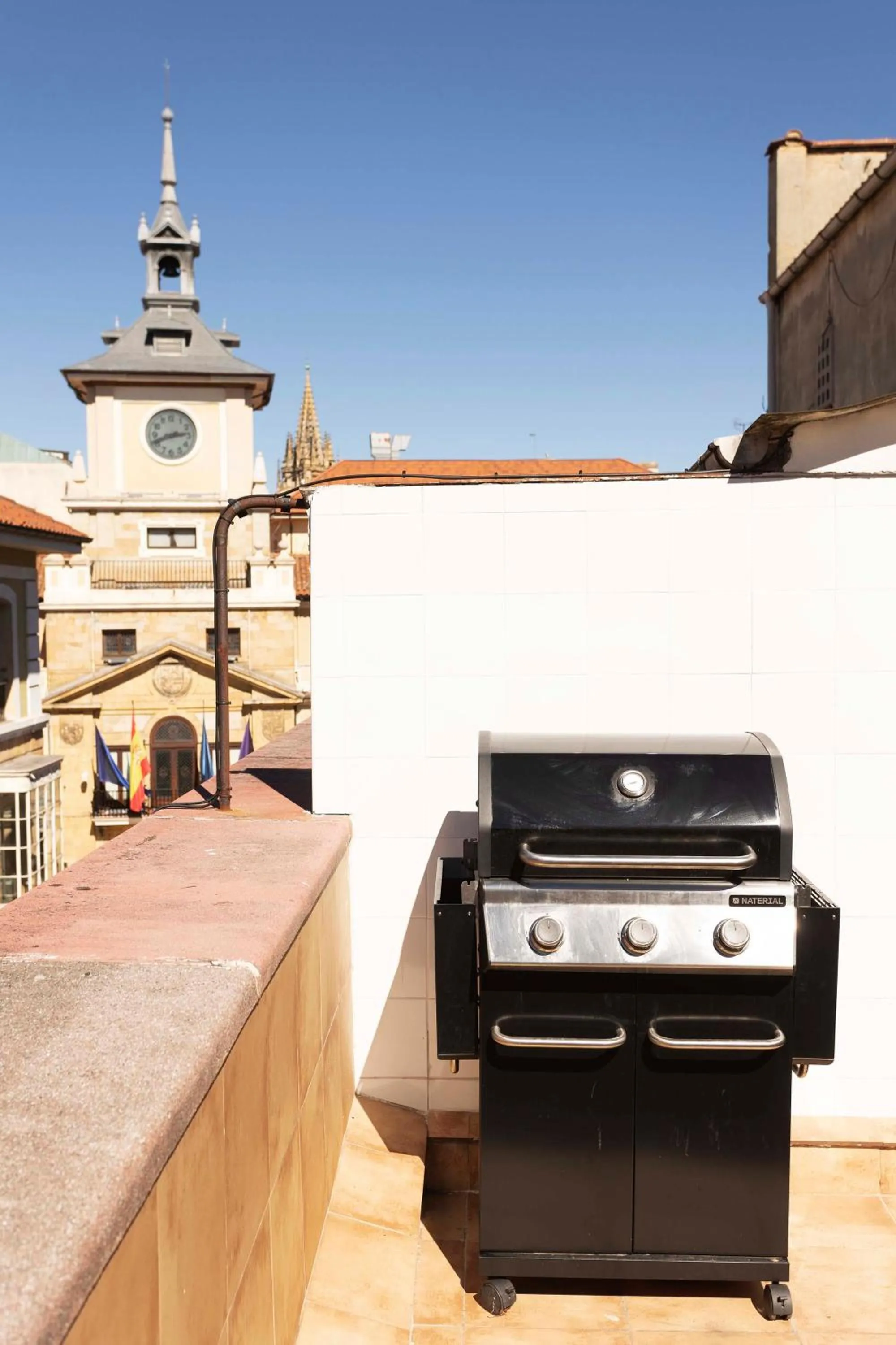 BBQ facilities in Green Hostel Oviedo