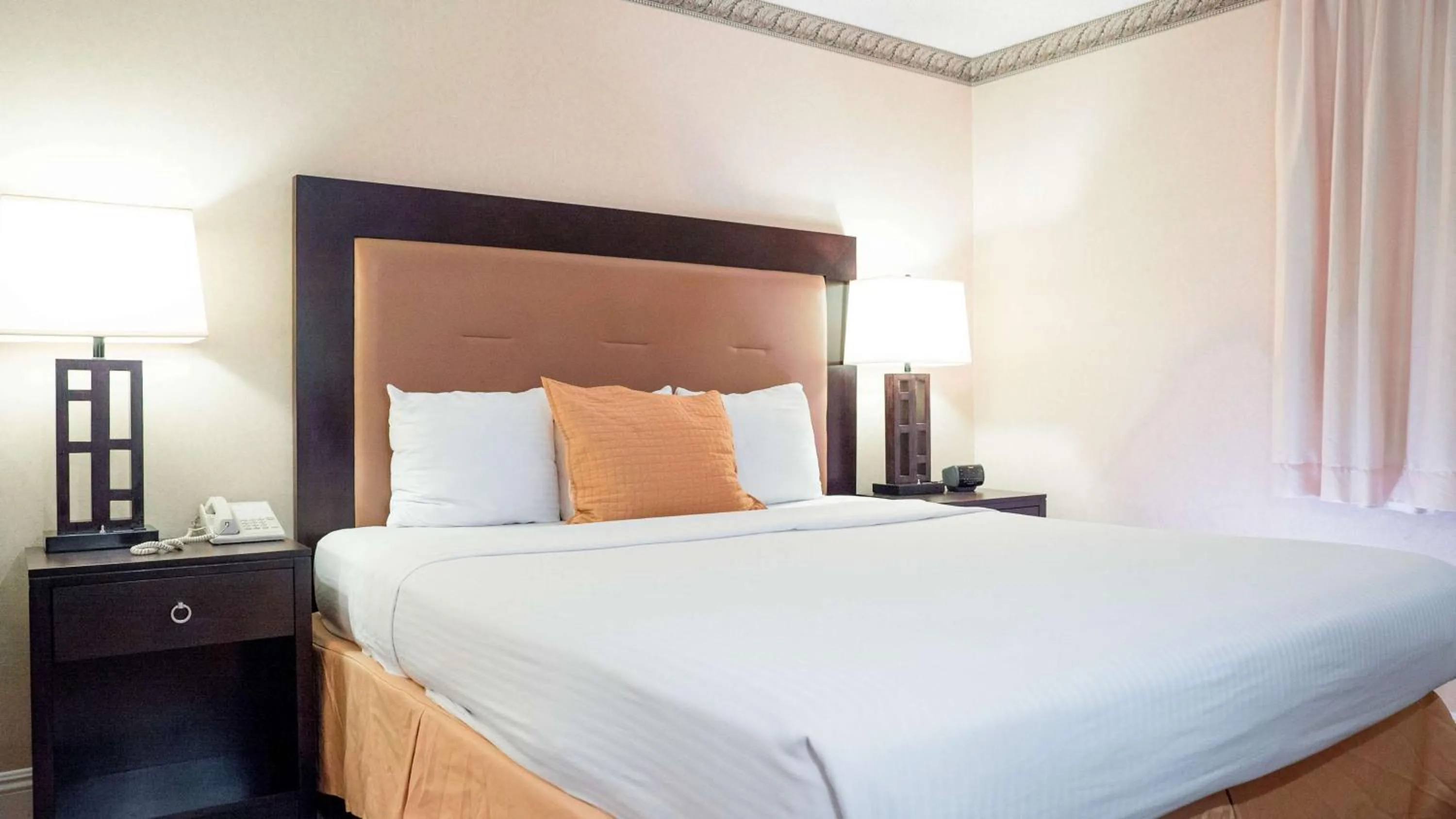 Photo of the whole room, Bed in Studio 6 Anaheim Hills CA