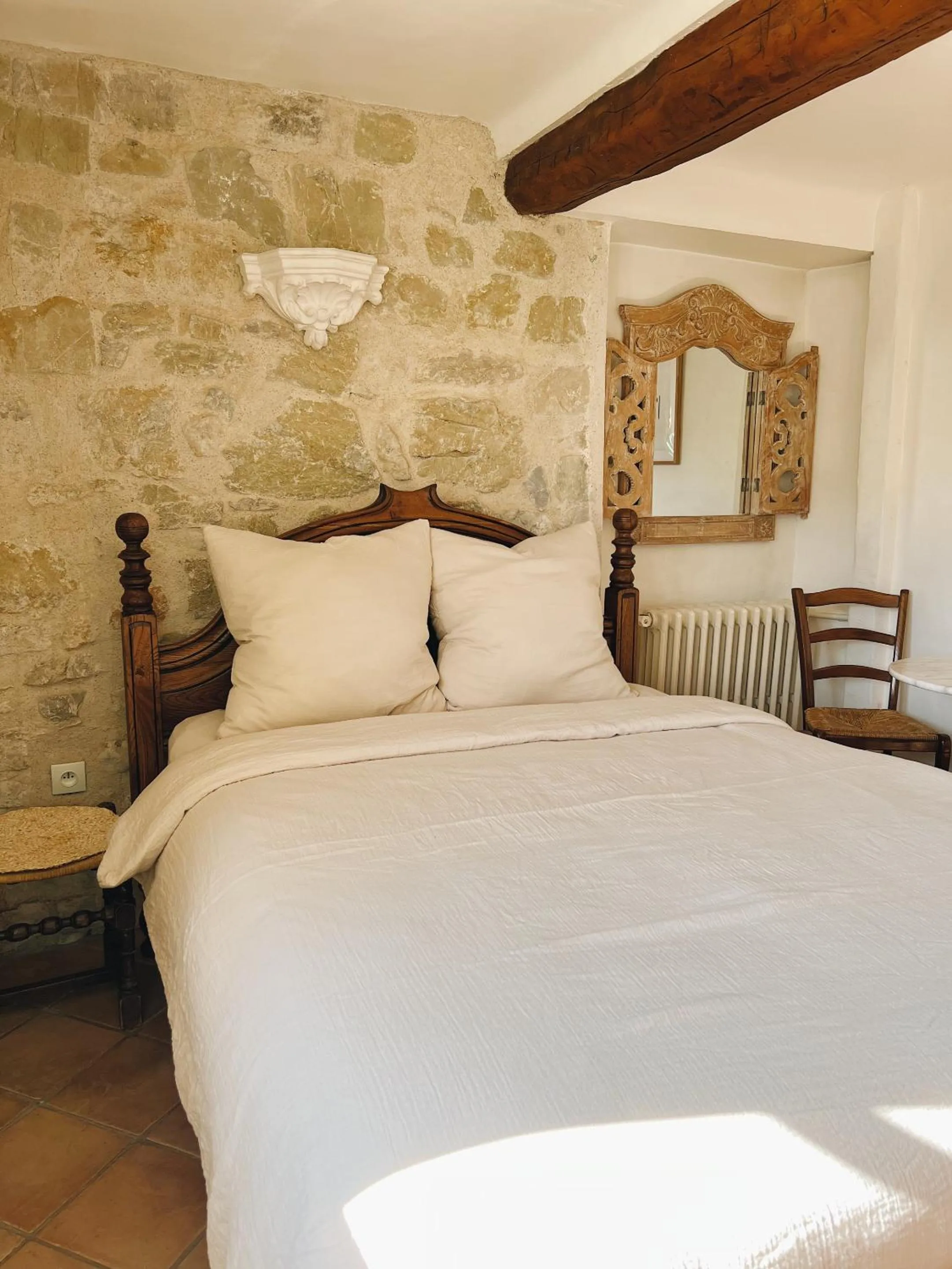 Double Room with Private Bathroom in La Bastide des Pins