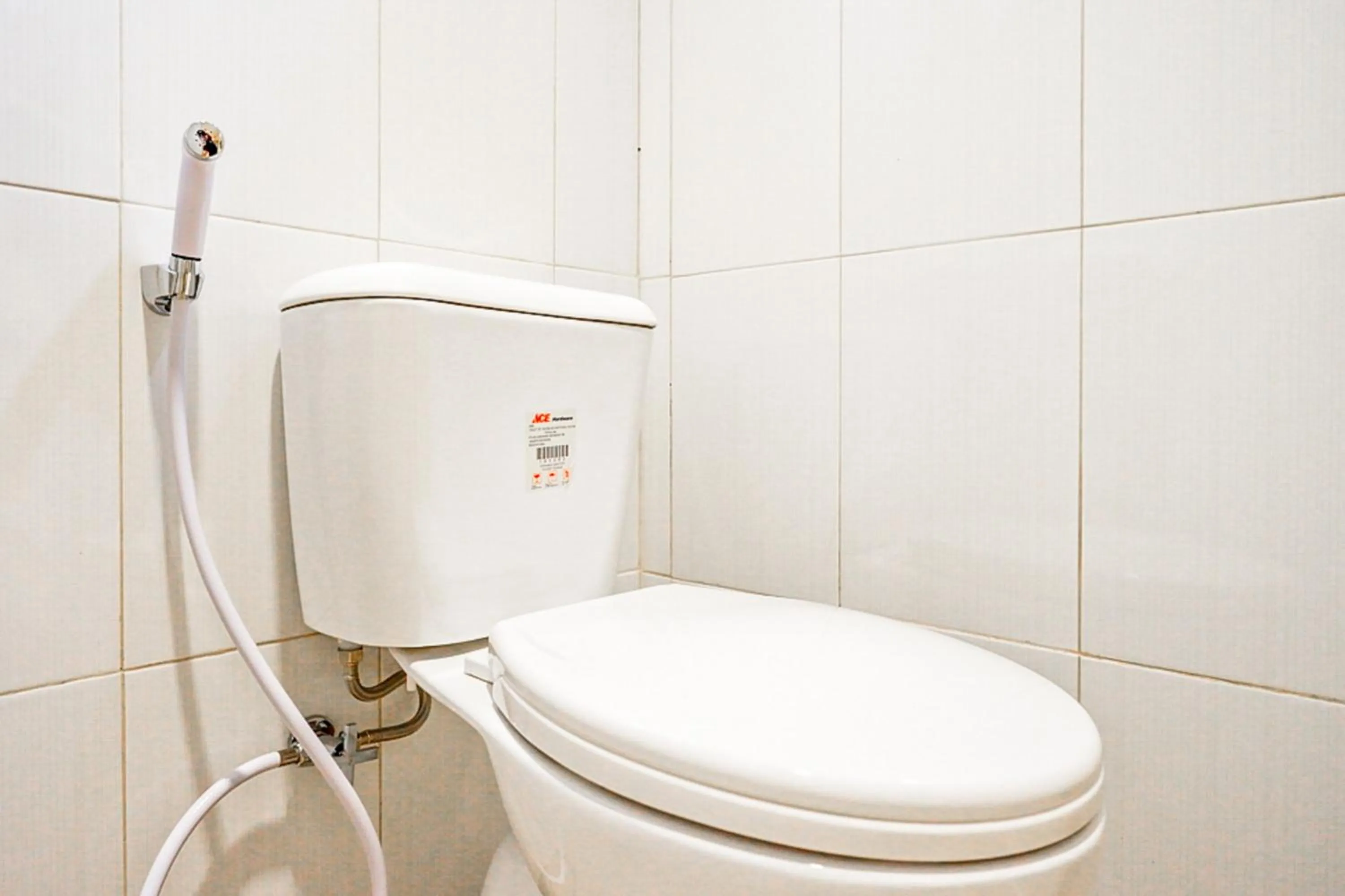 Bathroom in RedDoorz near Ambarrukmo Plaza Mall