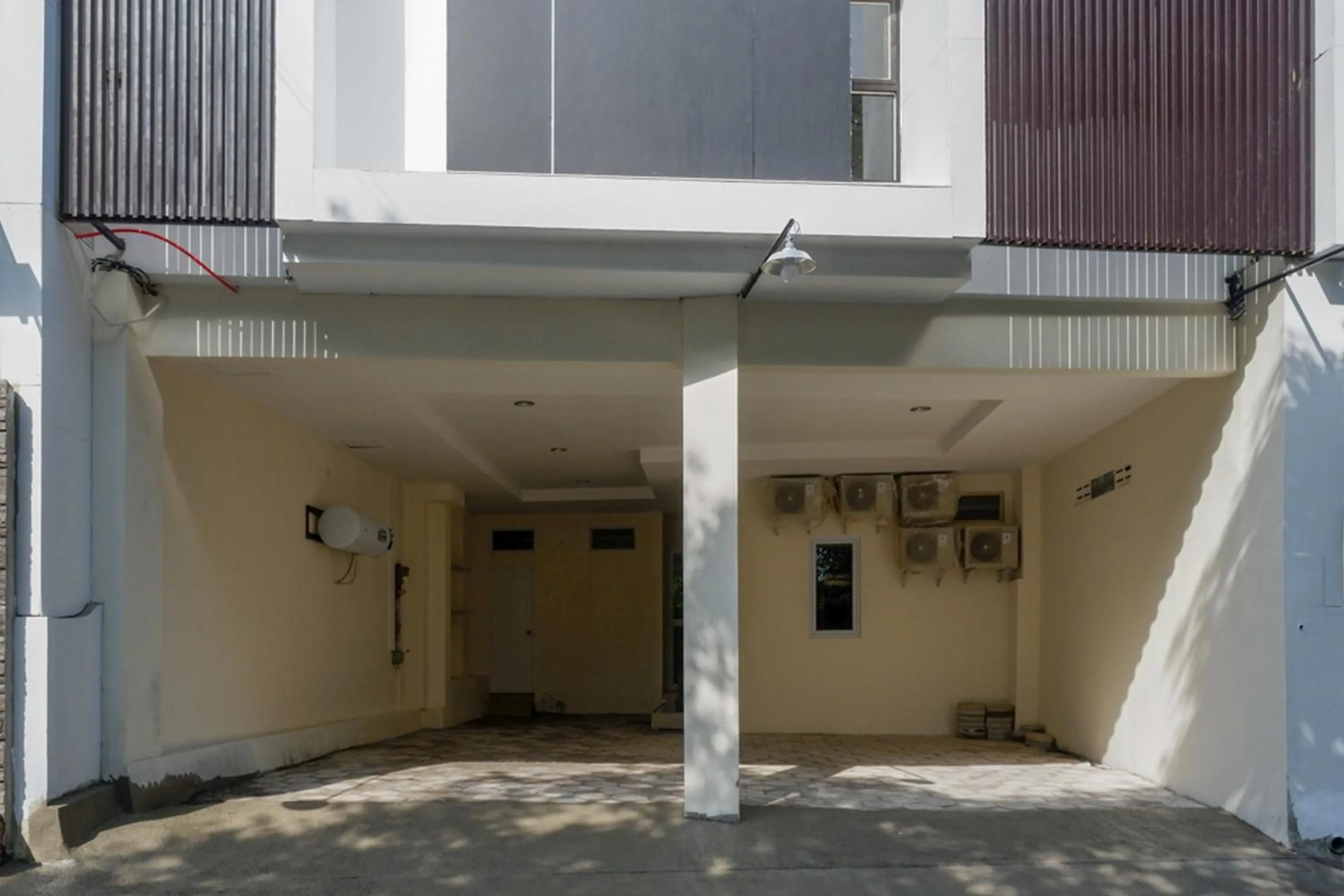 Property building in RedDoorz near Ambarrukmo Plaza Mall