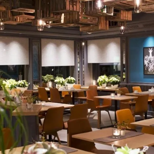Restaurant/places to eat in Hotel Buck