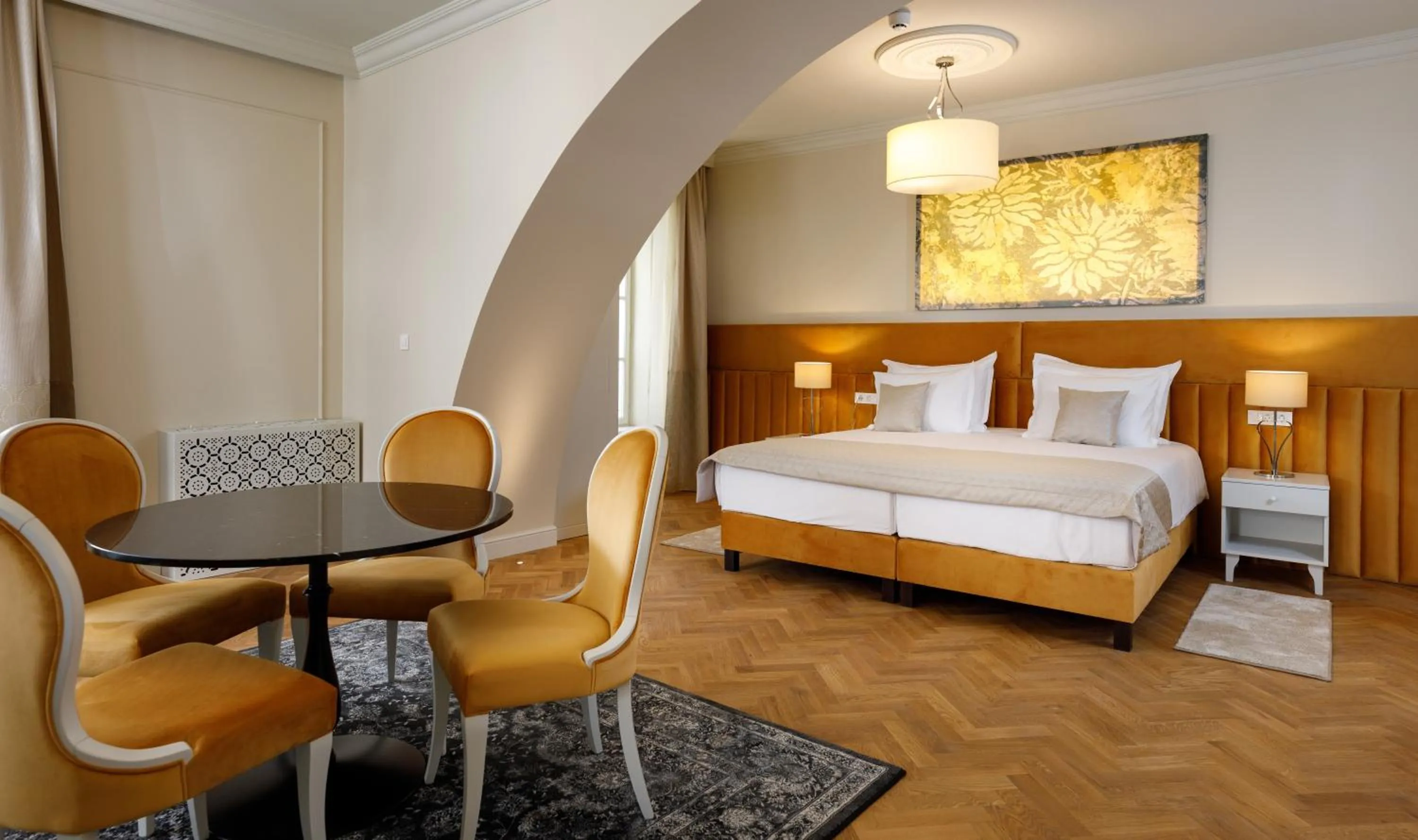 Bed in Heritage hotel Santa Lucia