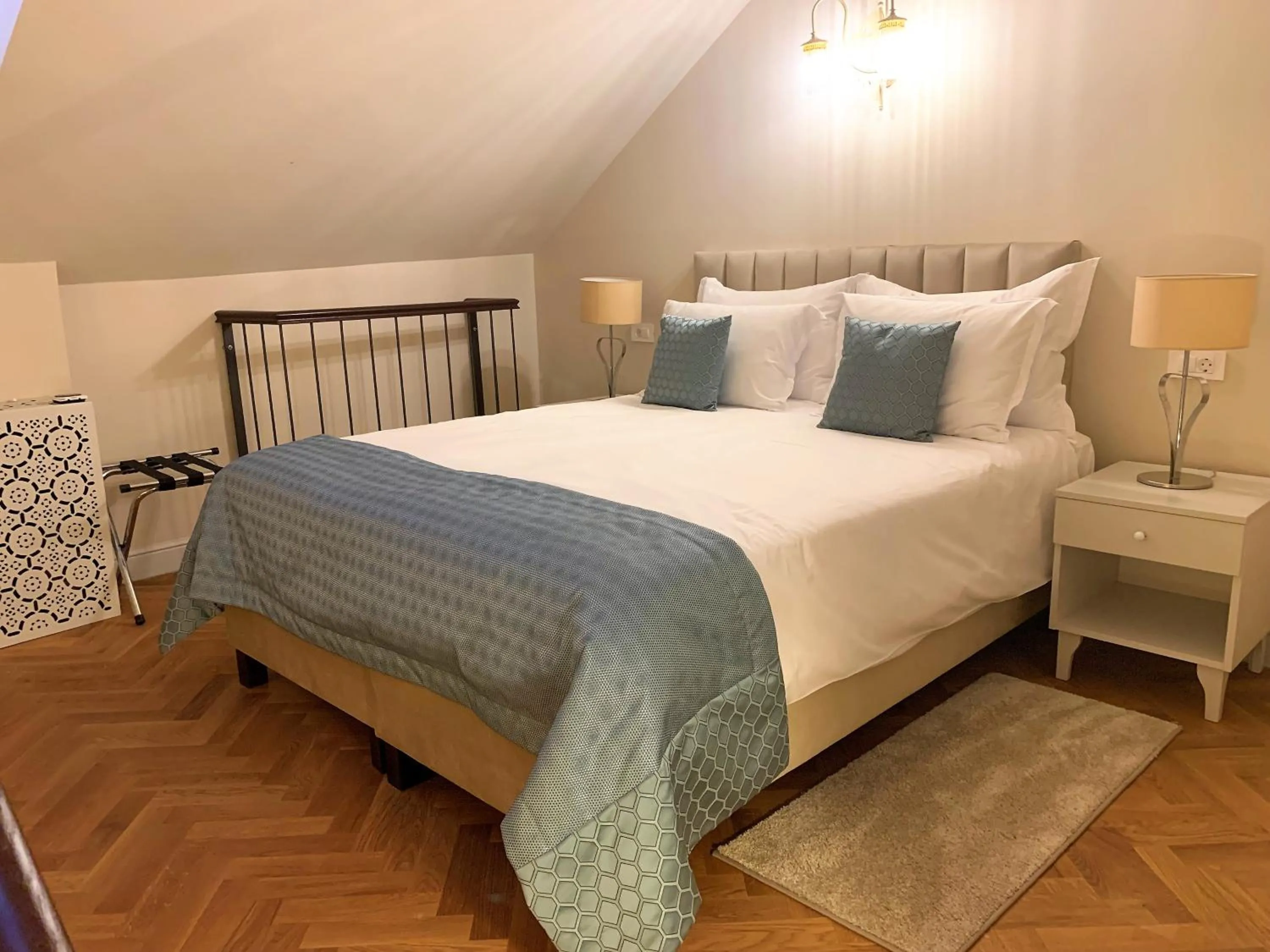 Bed in Heritage hotel Santa Lucia