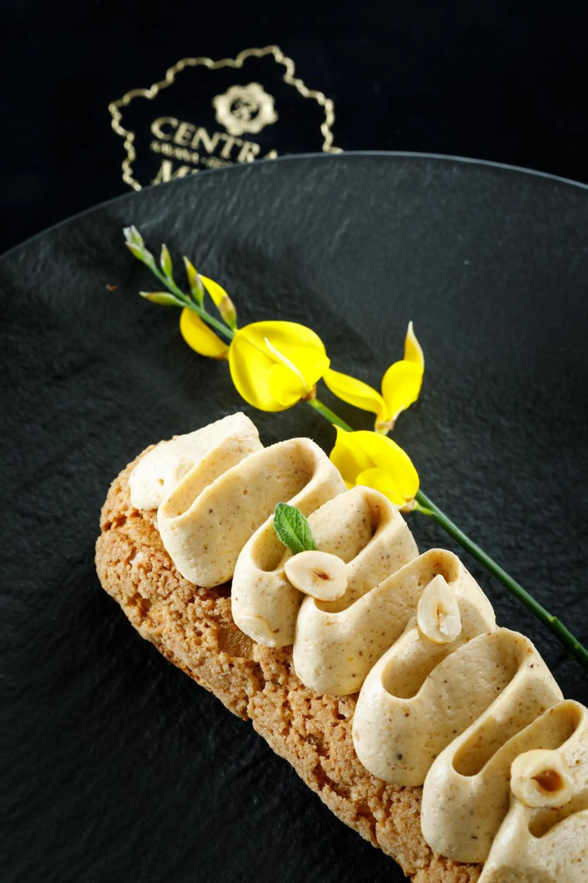 Restaurant/places to eat in Heritage hotel Santa Lucia