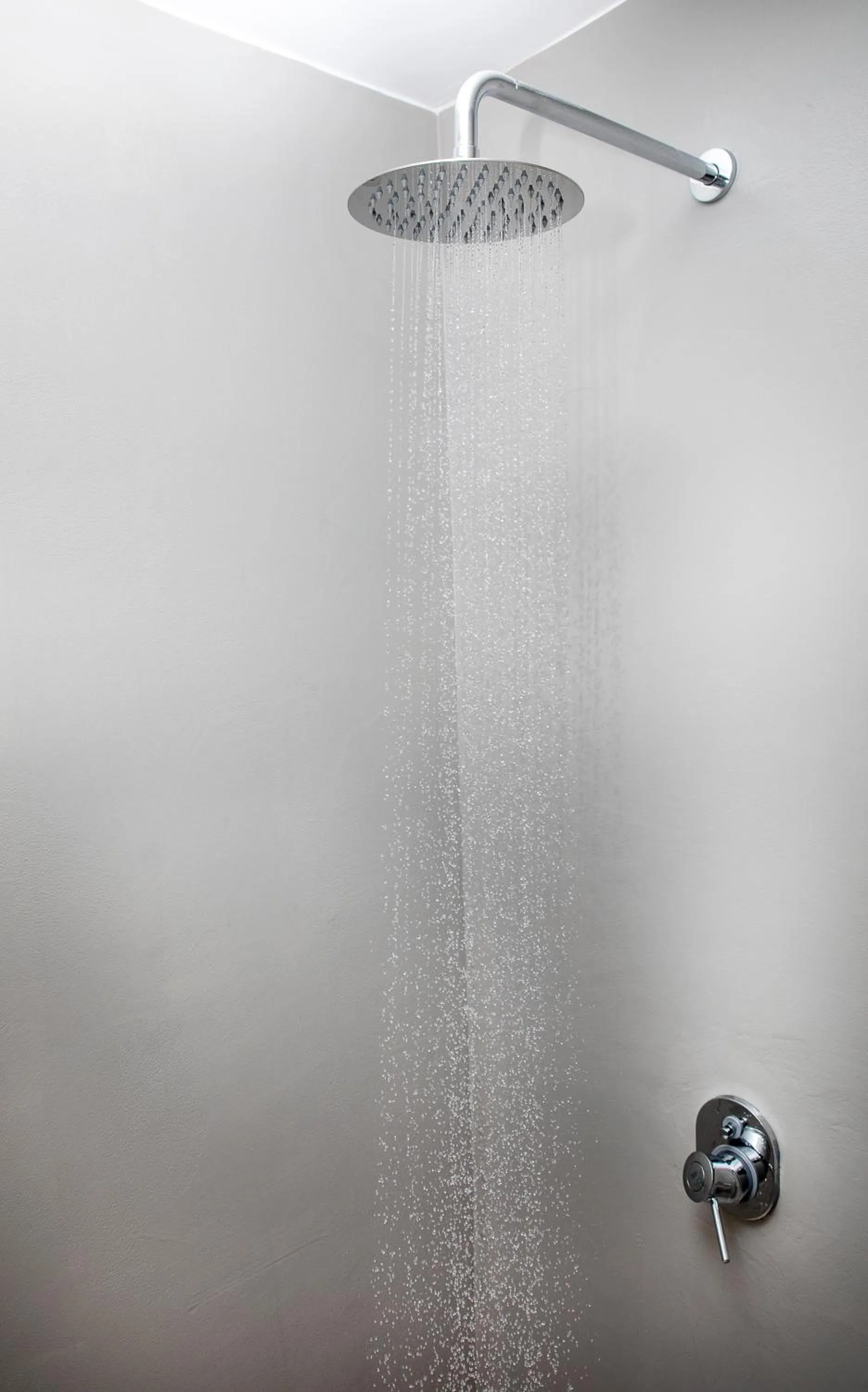 Shower in Crystal Dreams