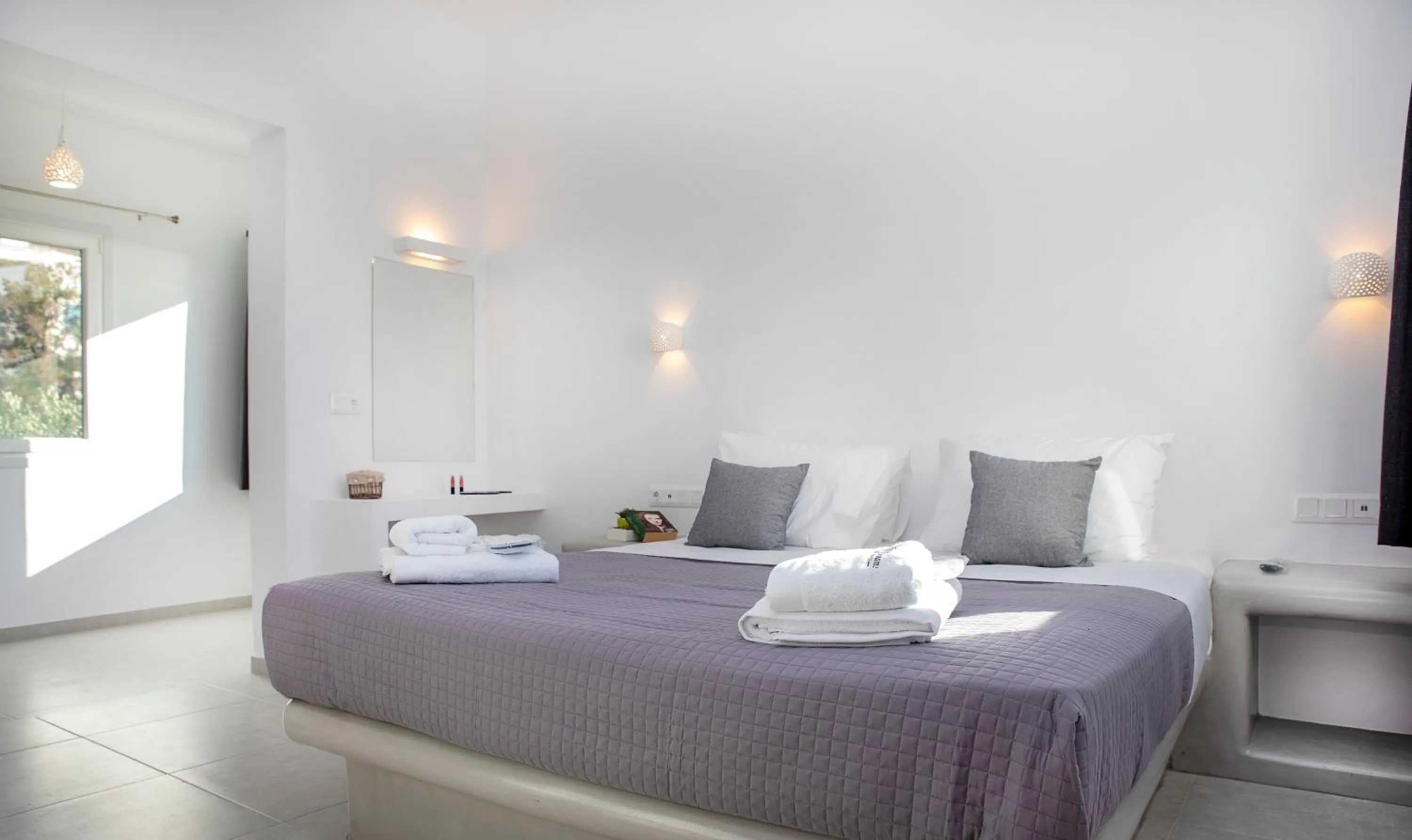 Bed in Crystal Dreams