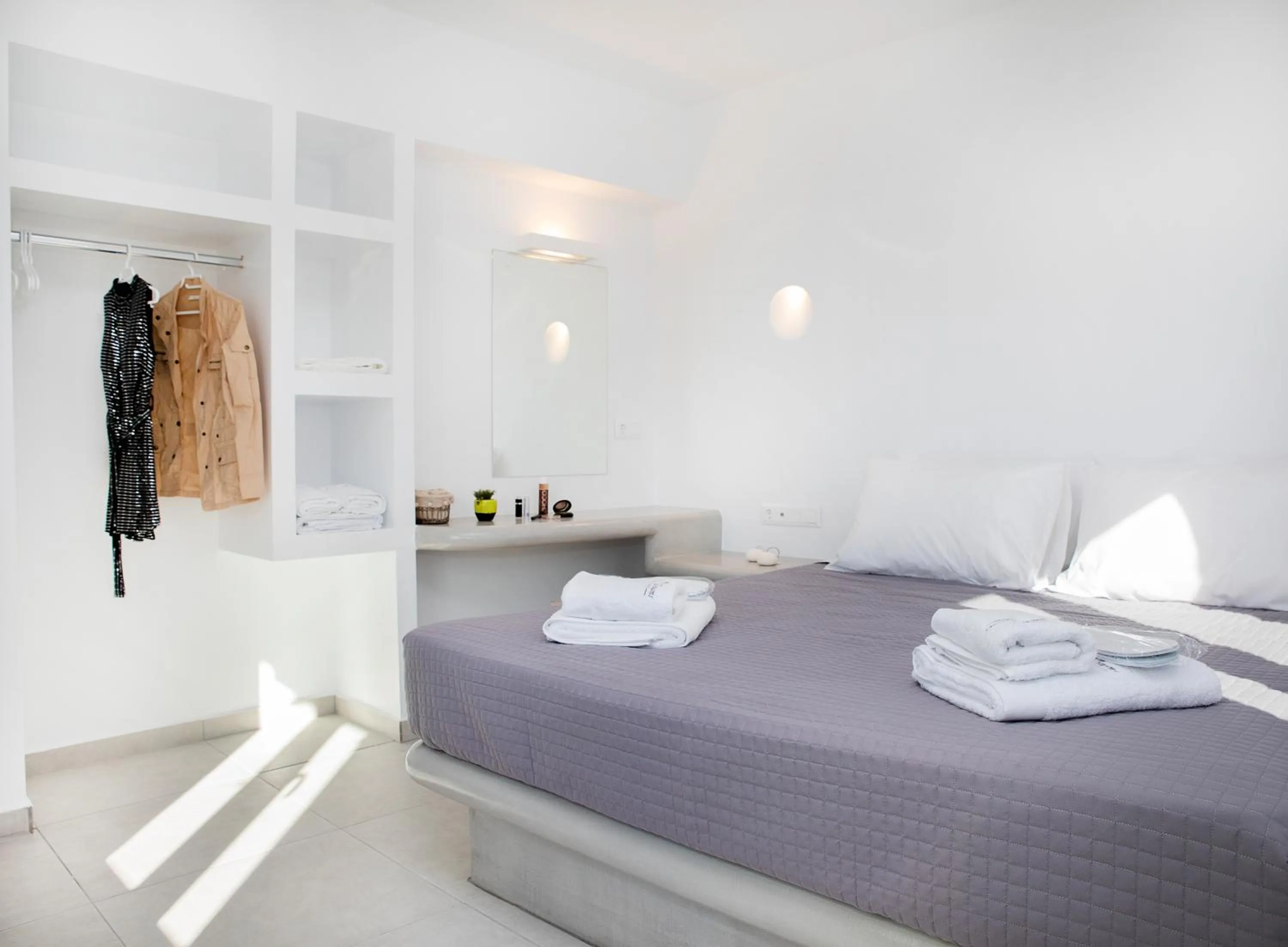 Bedroom, Bed in Crystal Dreams