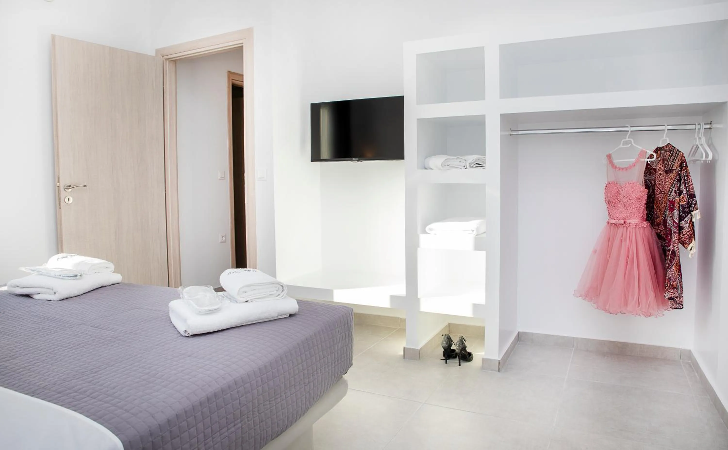 Bed in Crystal Dreams