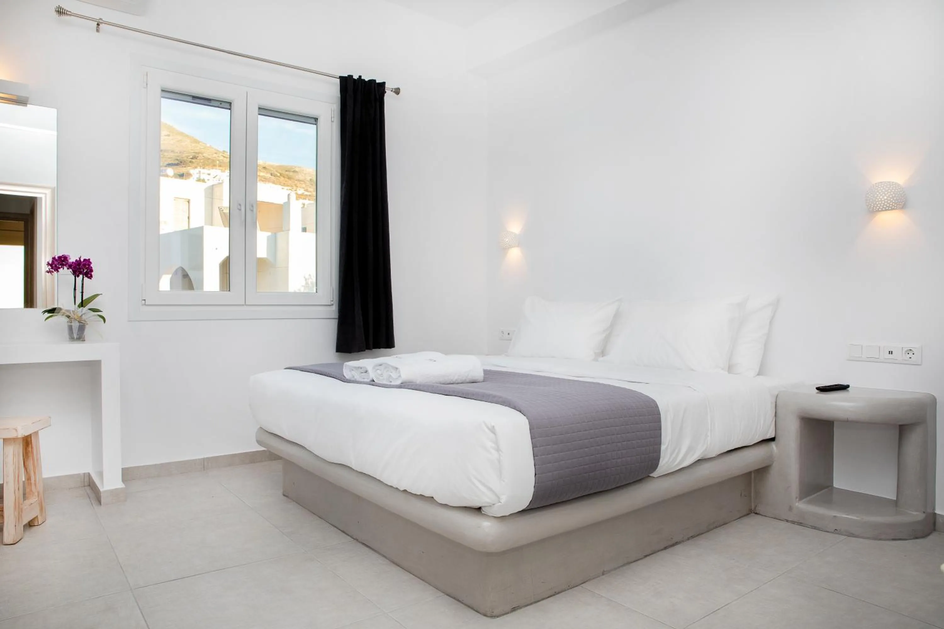 Bedroom, Bed in Crystal Dreams