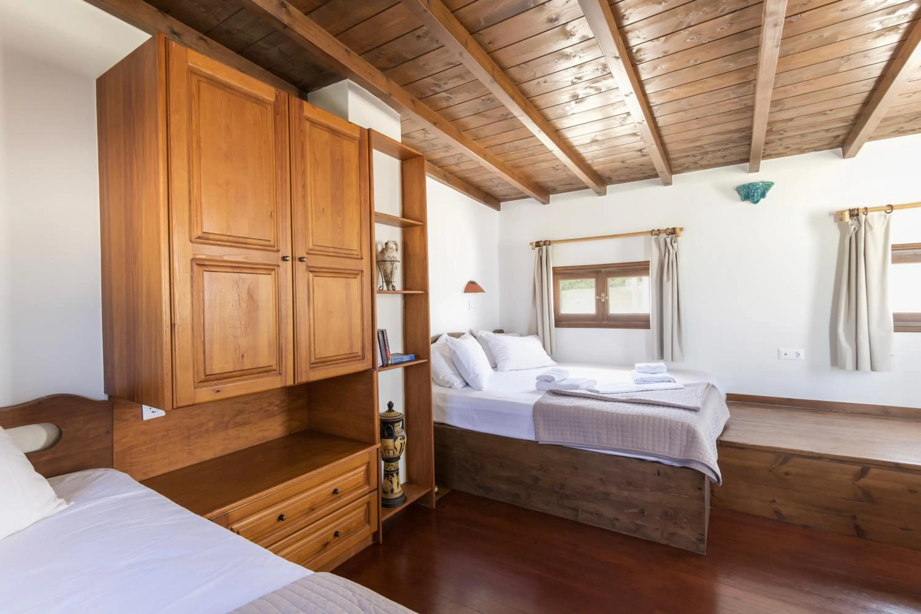 Bed in Crystal Dreams