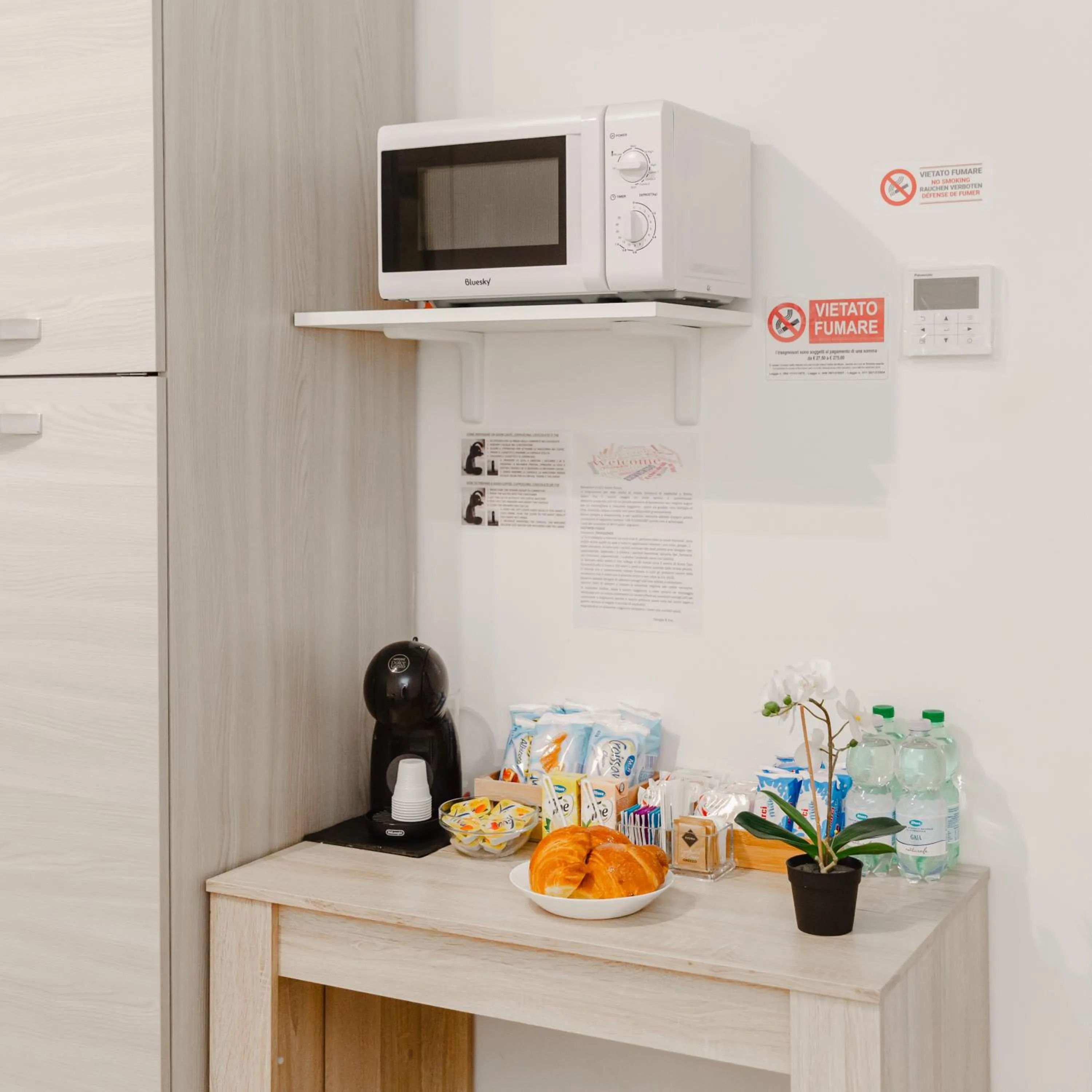 Food and drinks in G21 Guest House