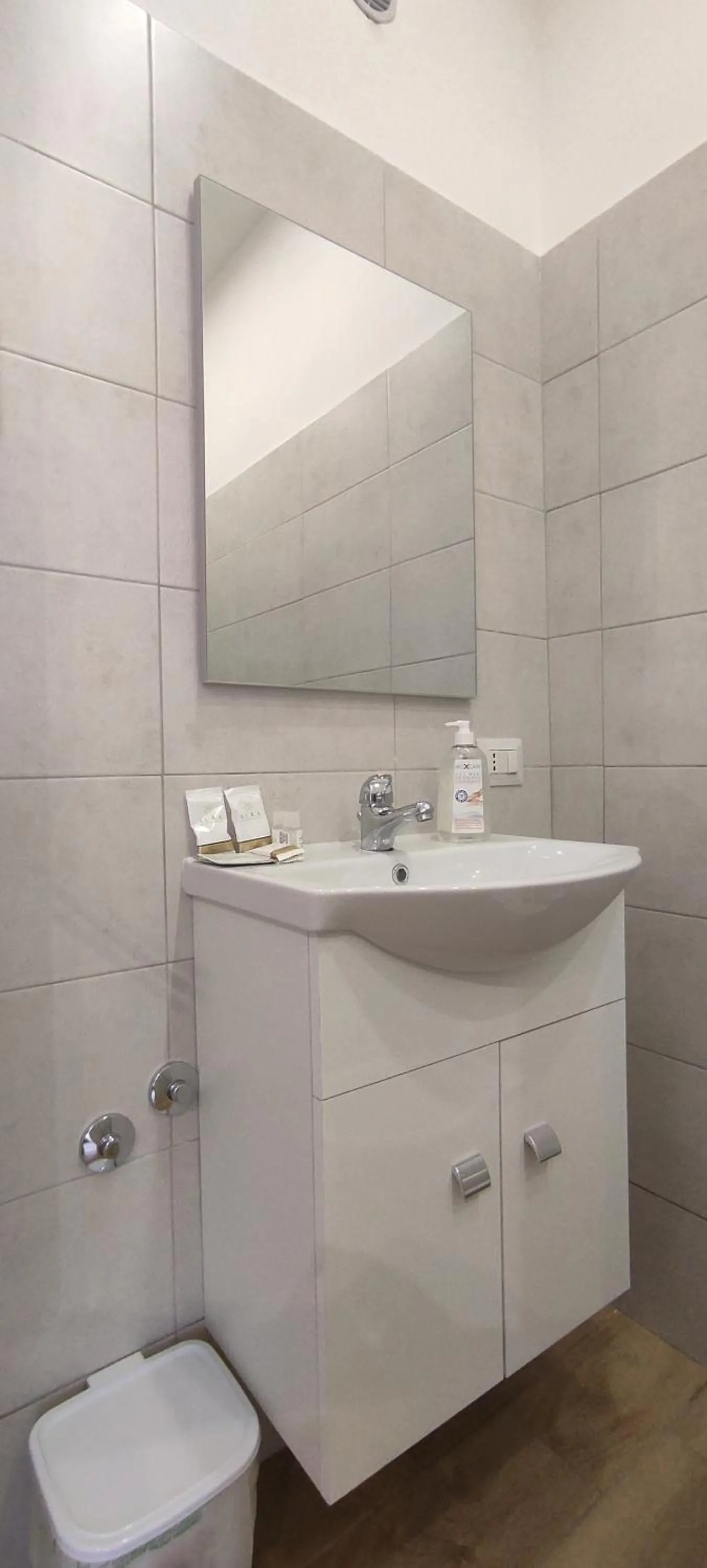 Bathroom in G21 Guest House