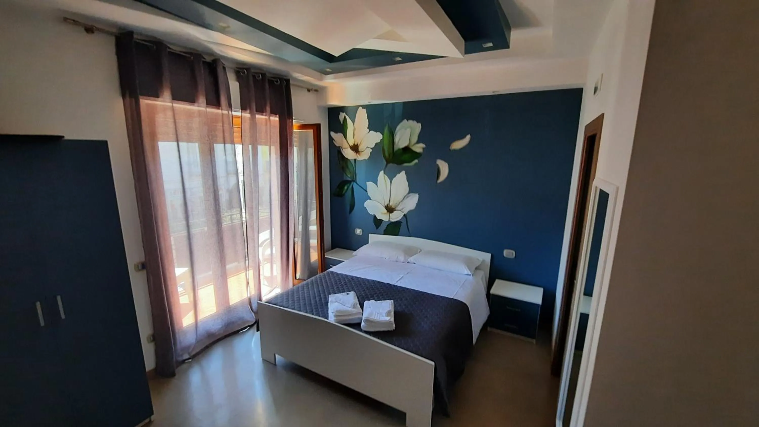 Photo of the whole room, Bed in WiSaRelax