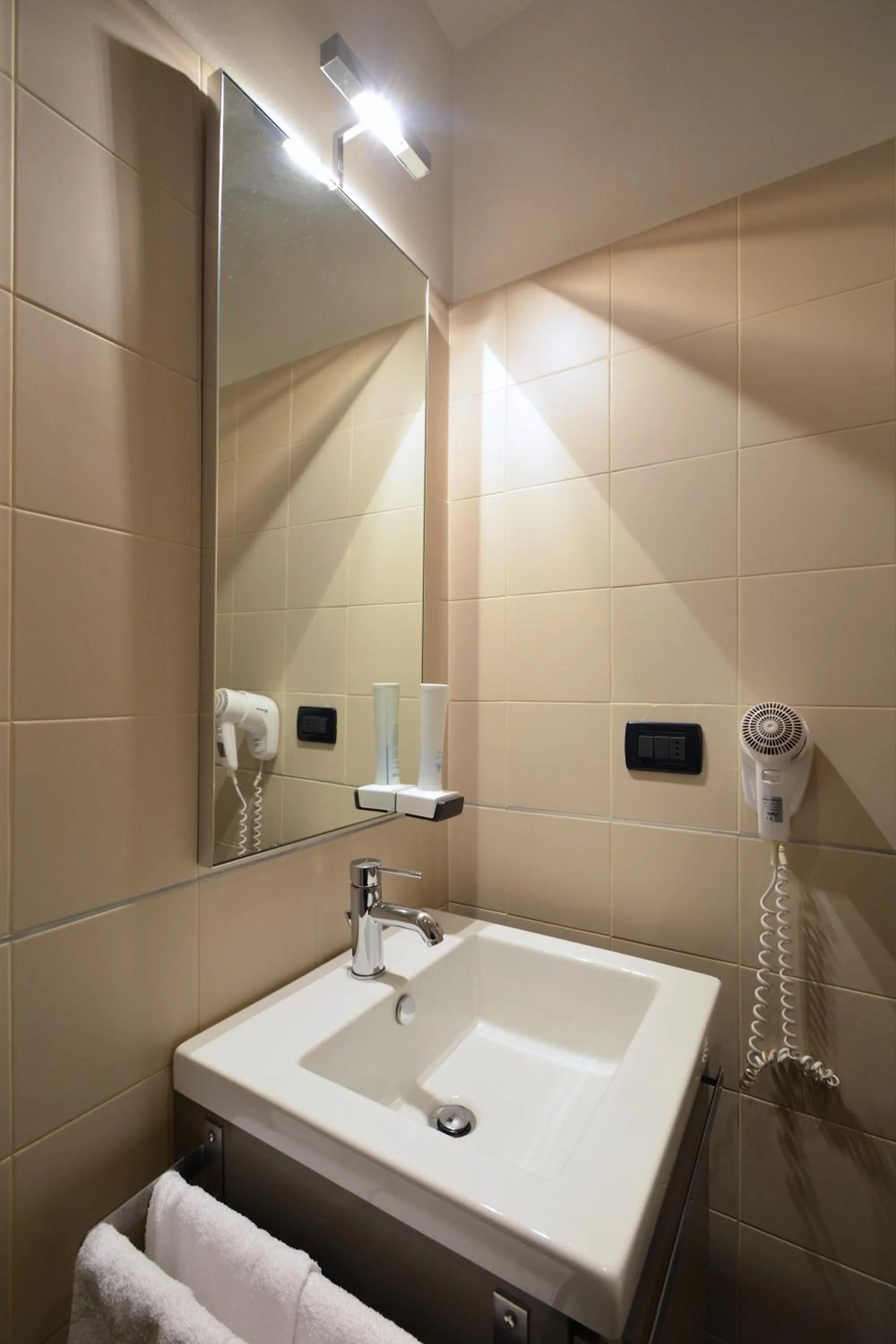 Bathroom in Matteotti25