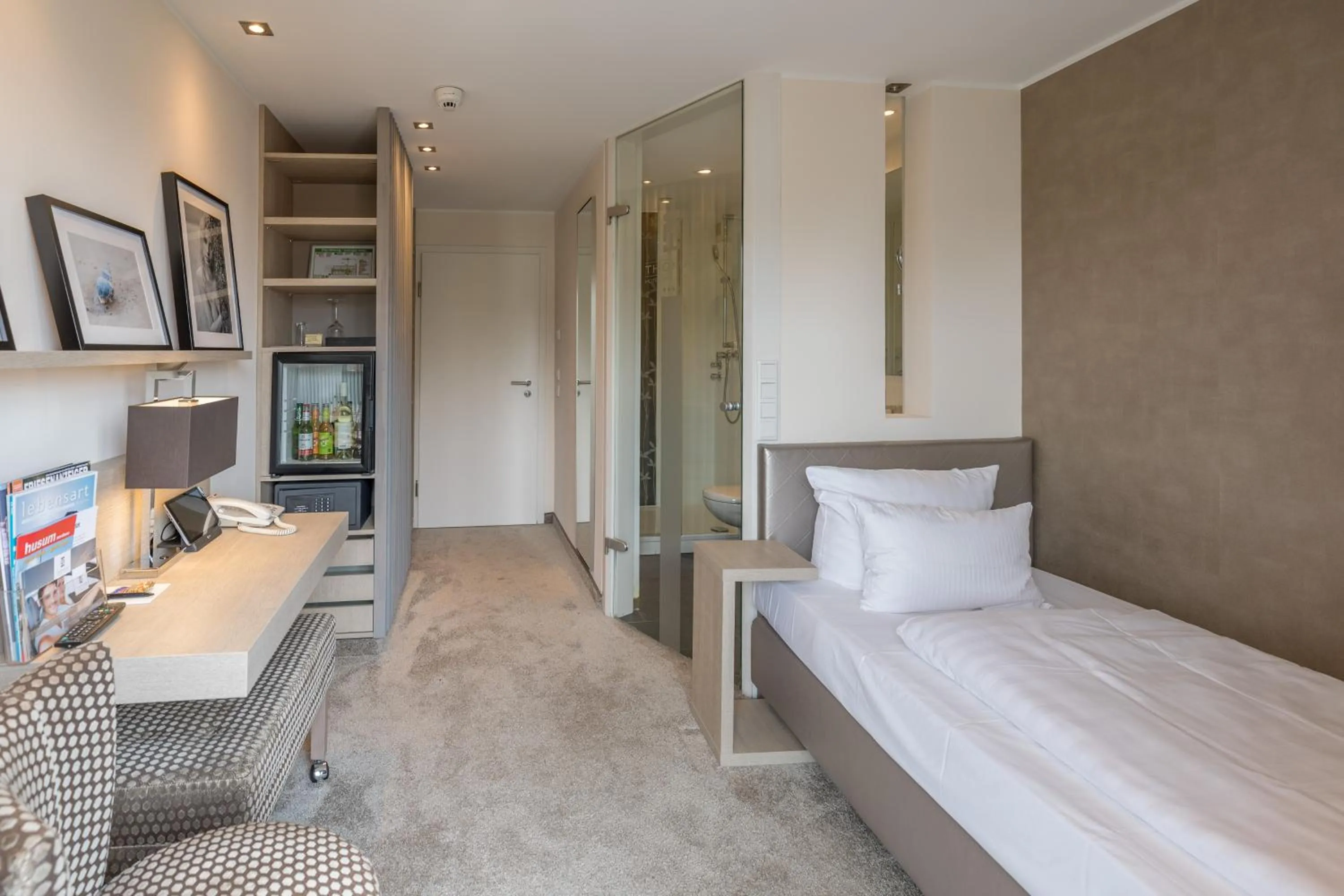 Photo of the whole room, Bed in Thomas Hotel Spa & Lifestyle