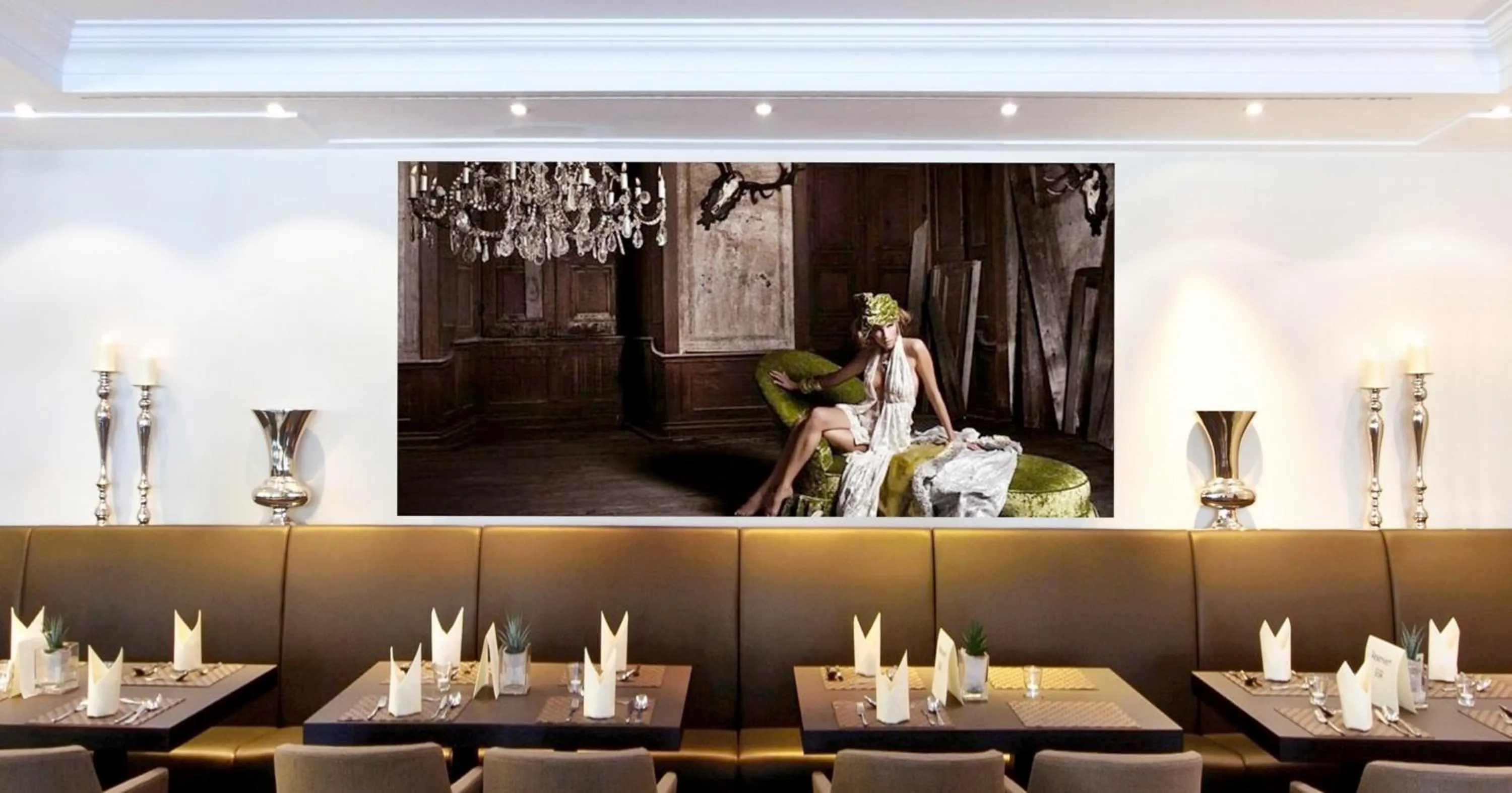 Restaurant/places to eat in Thomas Hotel Spa & Lifestyle