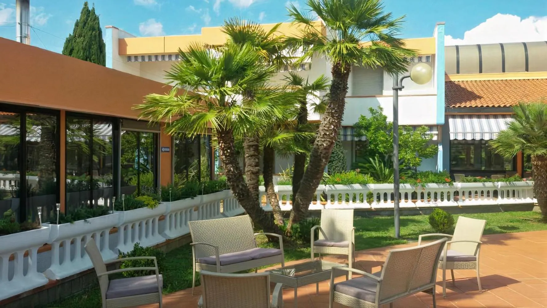 Patio in Hotel Riva Etrusca