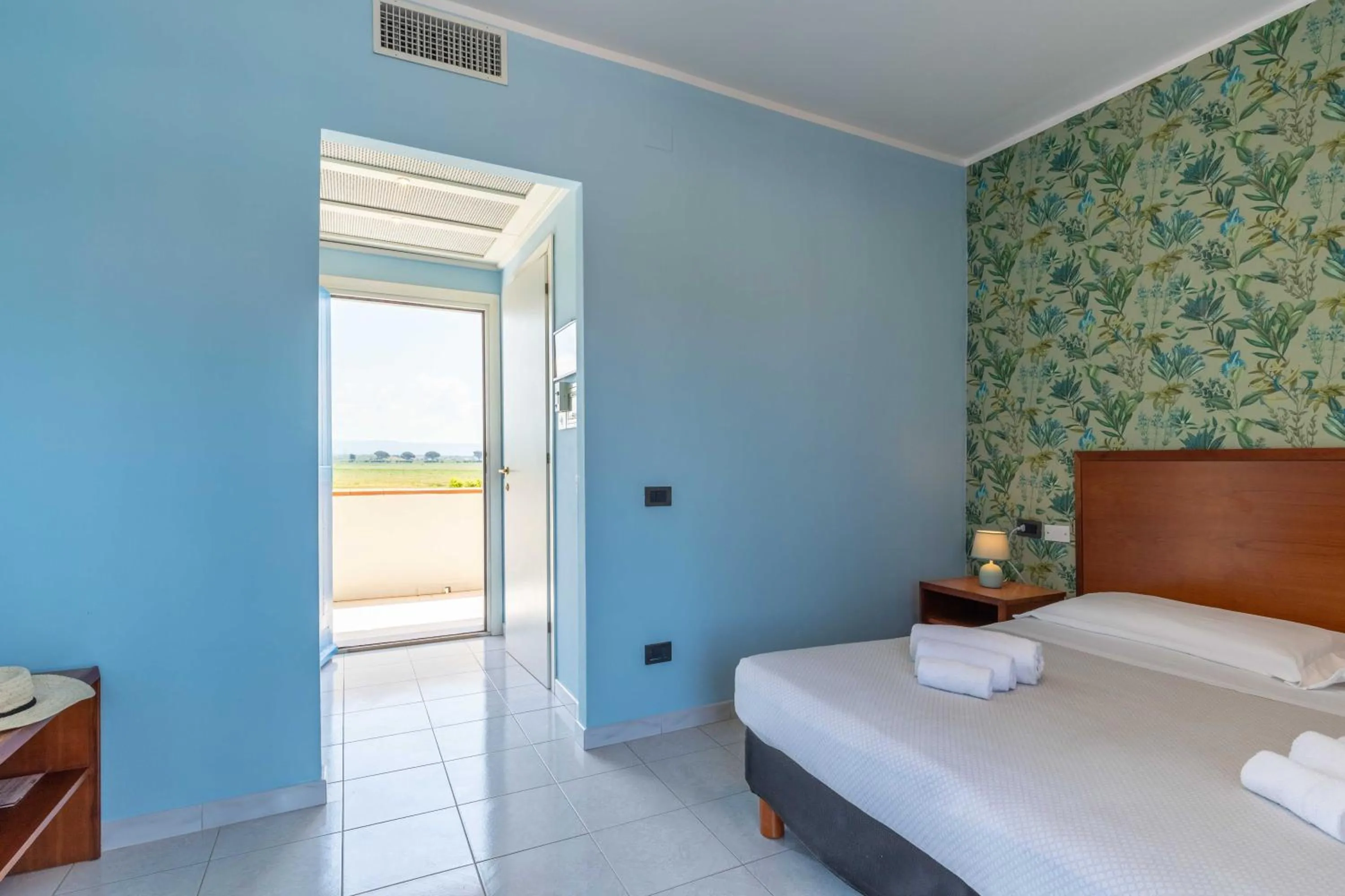 Photo of the whole room, Bed in Hotel Riva Etrusca