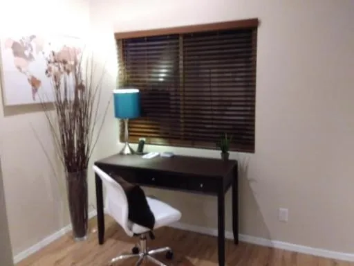 Business facilities in Corporate Manor