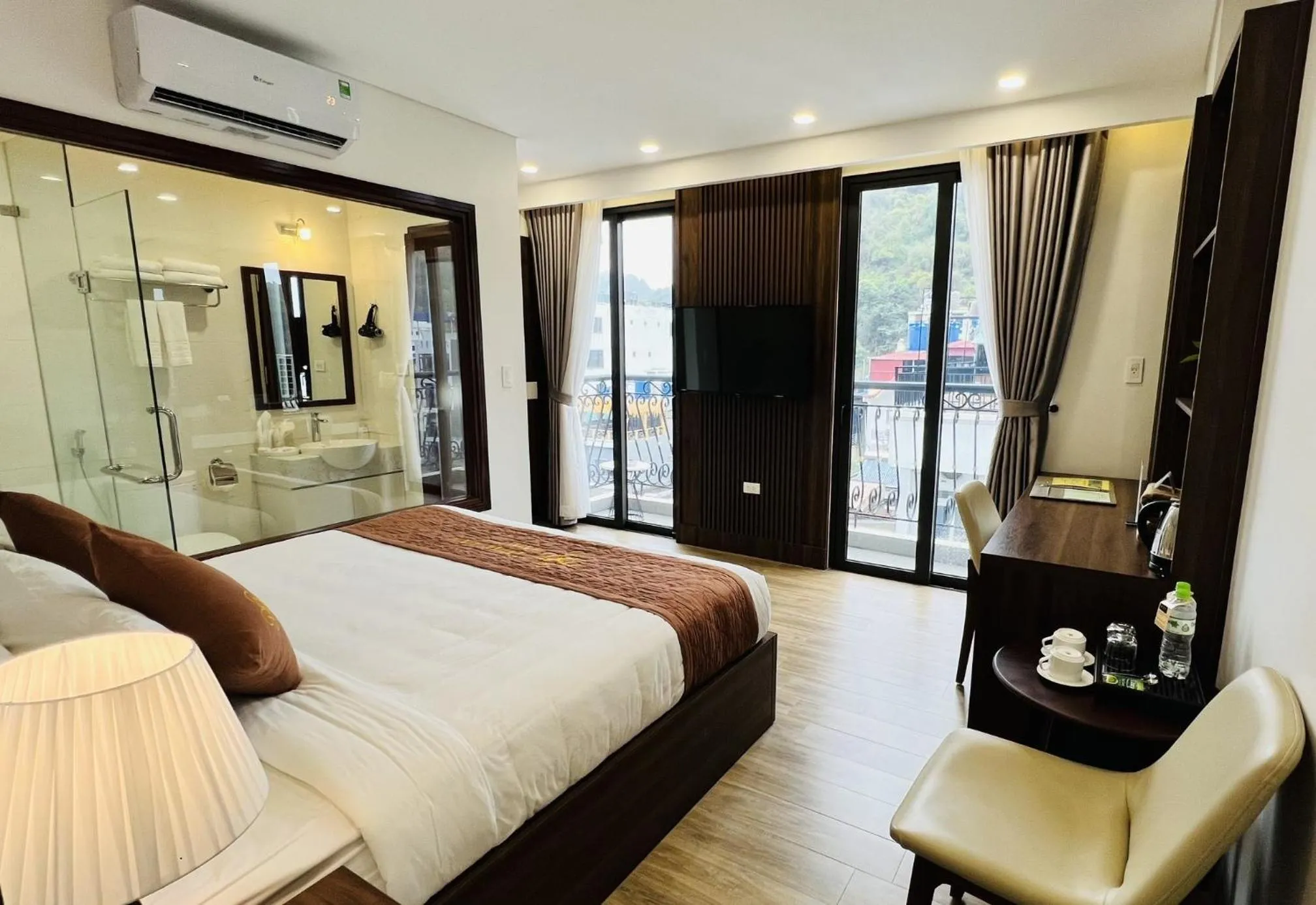 Photo of the whole room, Bed in Catba View Hotel