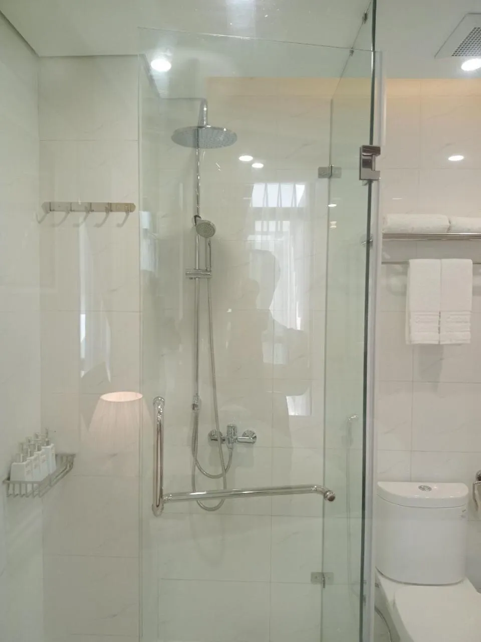 Bathroom in Catba View Hotel