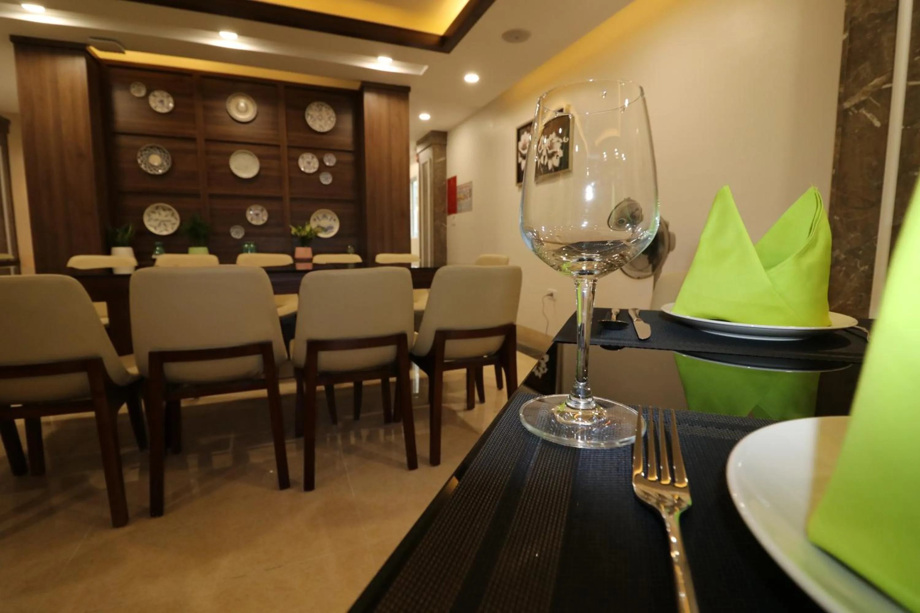 Restaurant/places to eat in Catba View Hotel