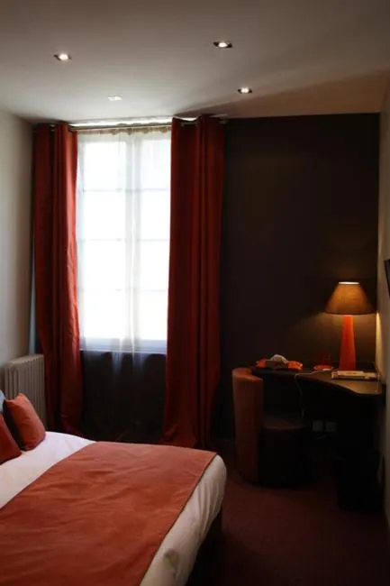 Photo of the whole room, Bed in O Prestige