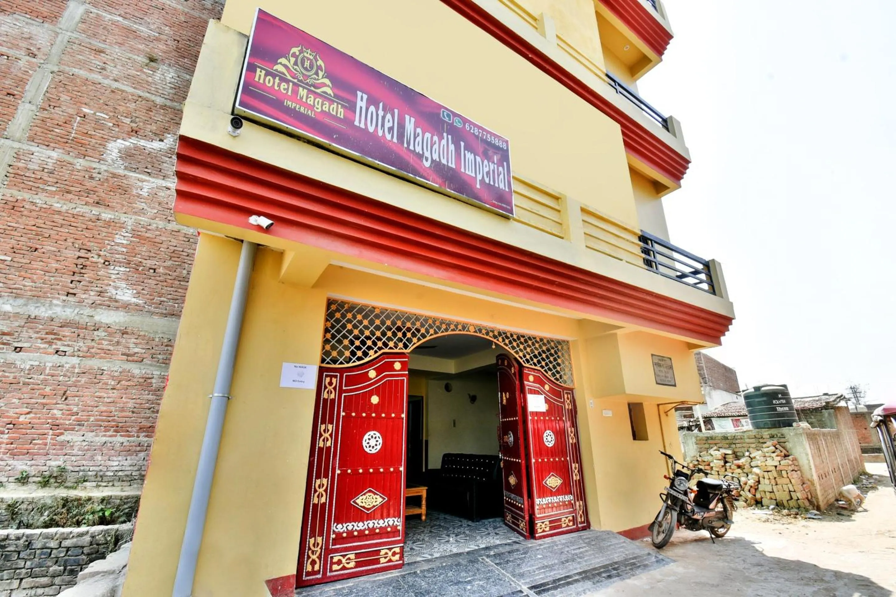 Facade/entrance in Hotel O Magadh Imperial