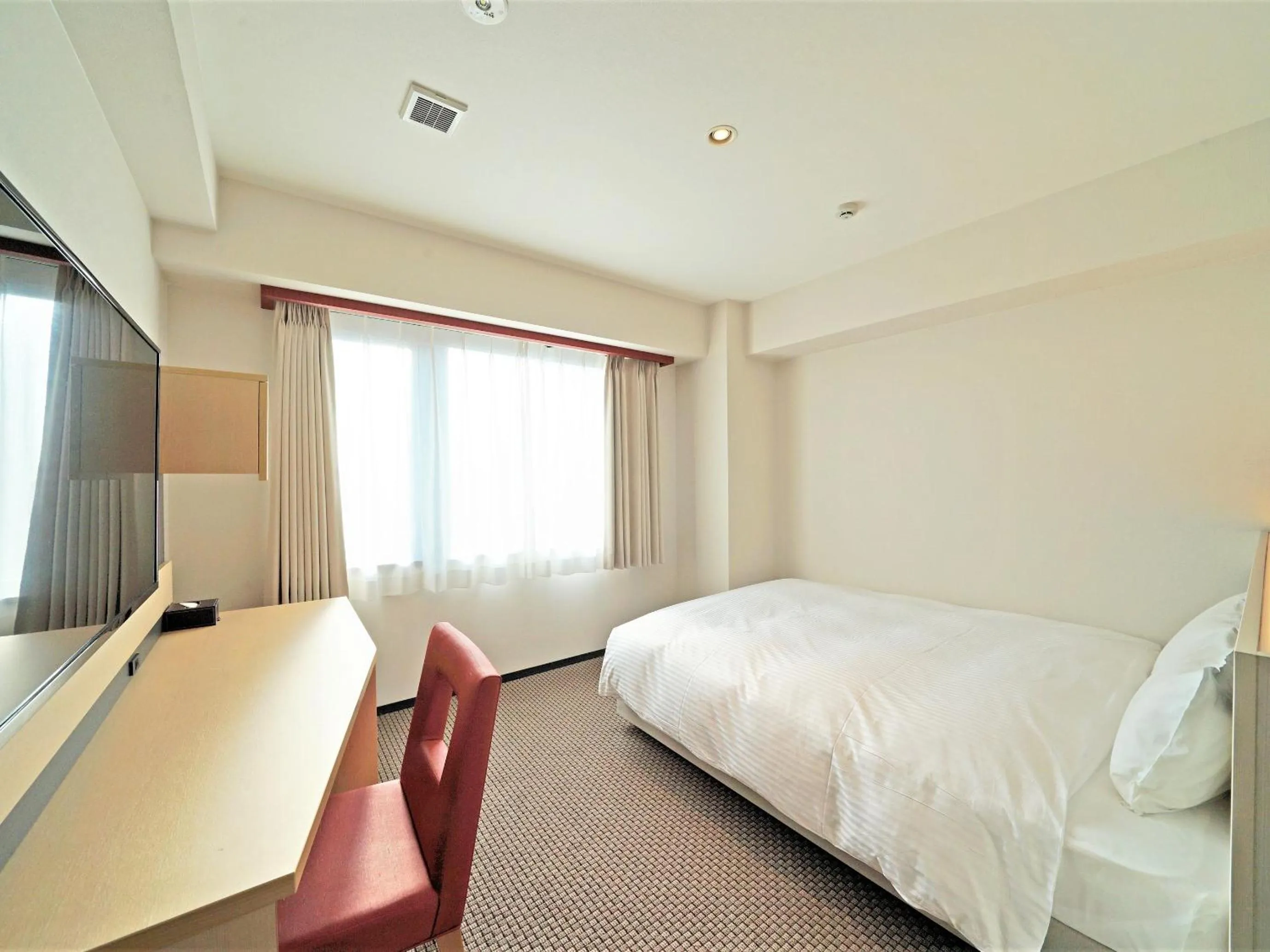 Photo of the whole room, Bed in CHISUN STANDARD Kyoto Horikawa Gojo