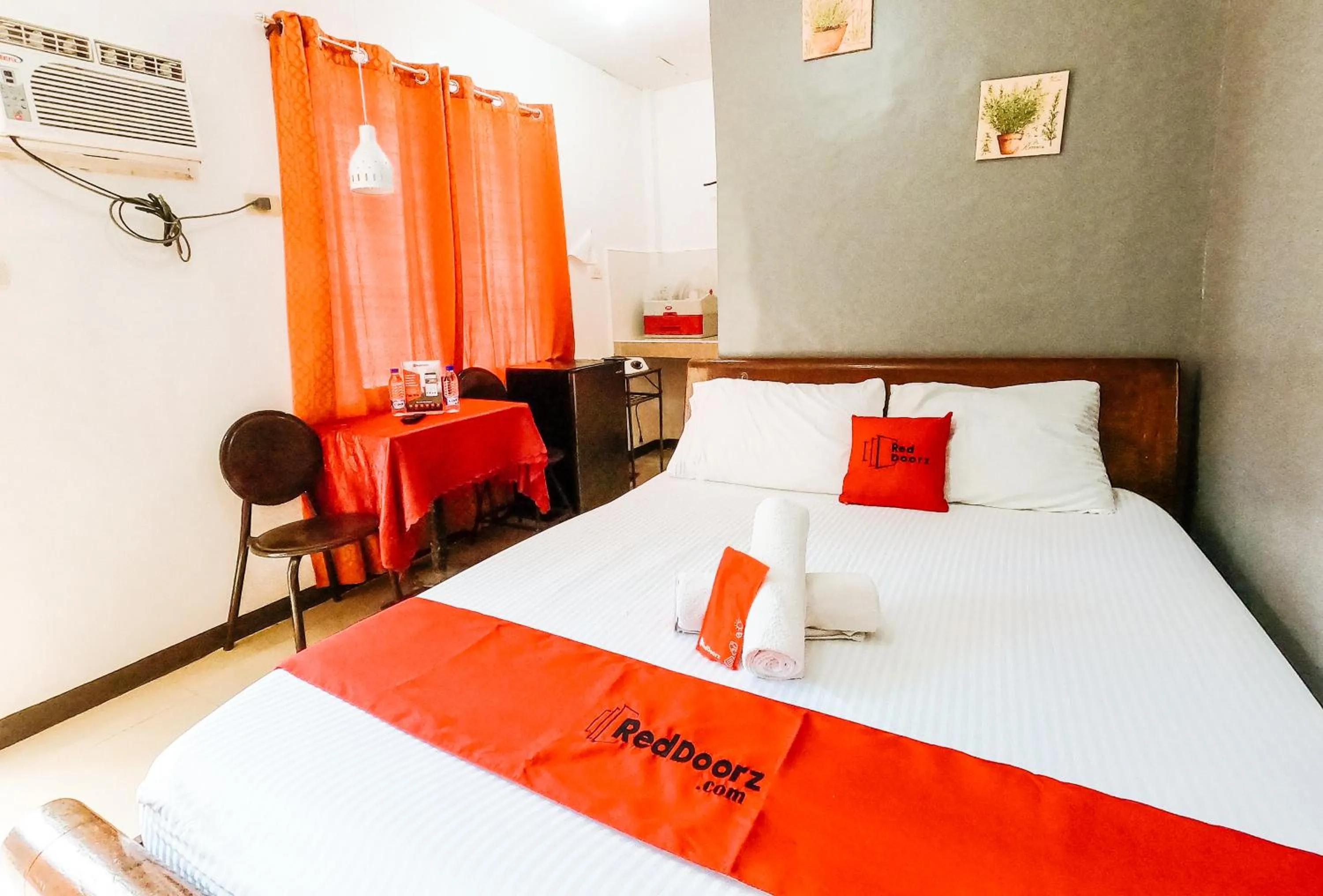 Bed in RedDoorz @ Gaea's Apartment Panglao