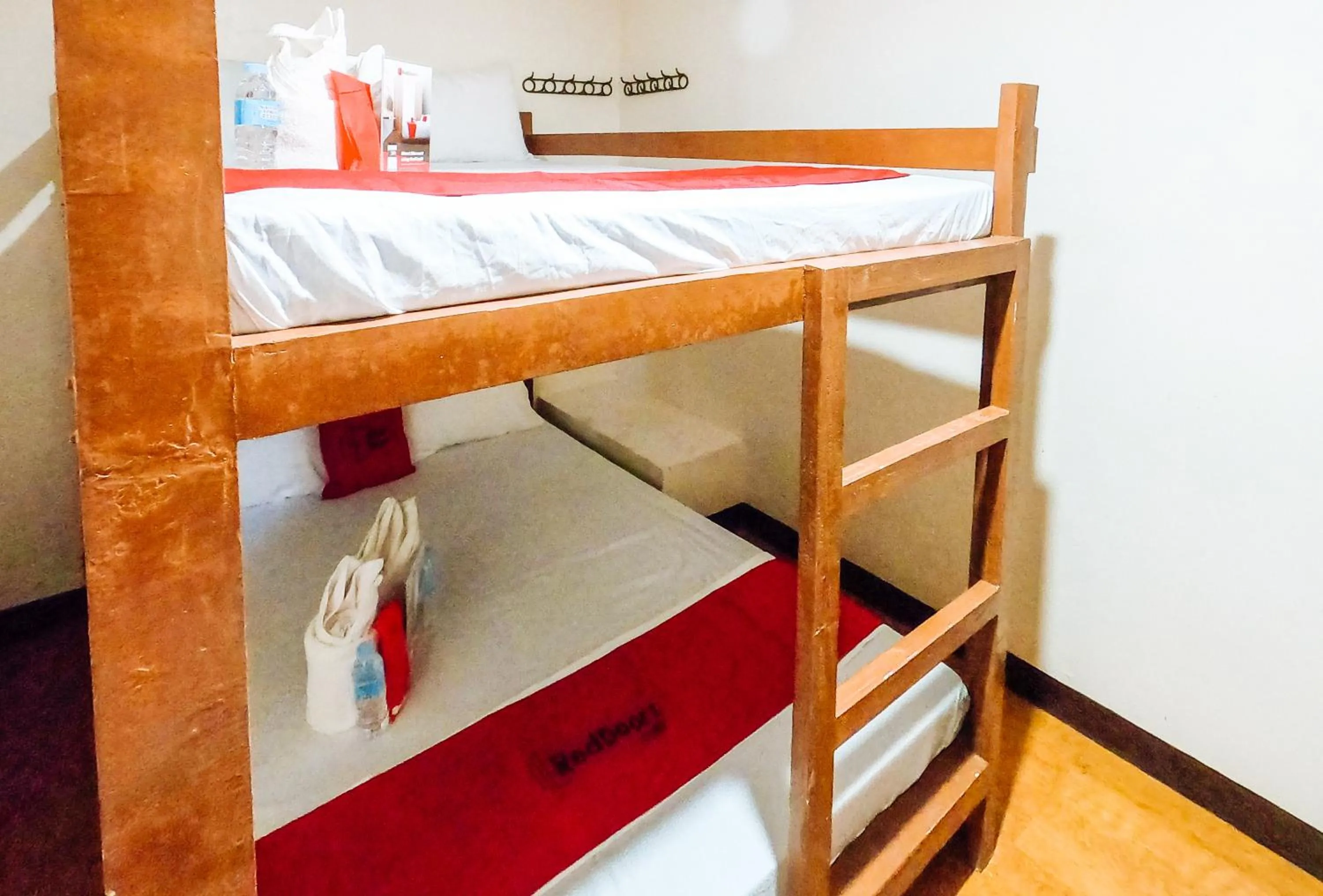 bunk bed, Bed in RedDoorz @ Gaea's Apartment Panglao