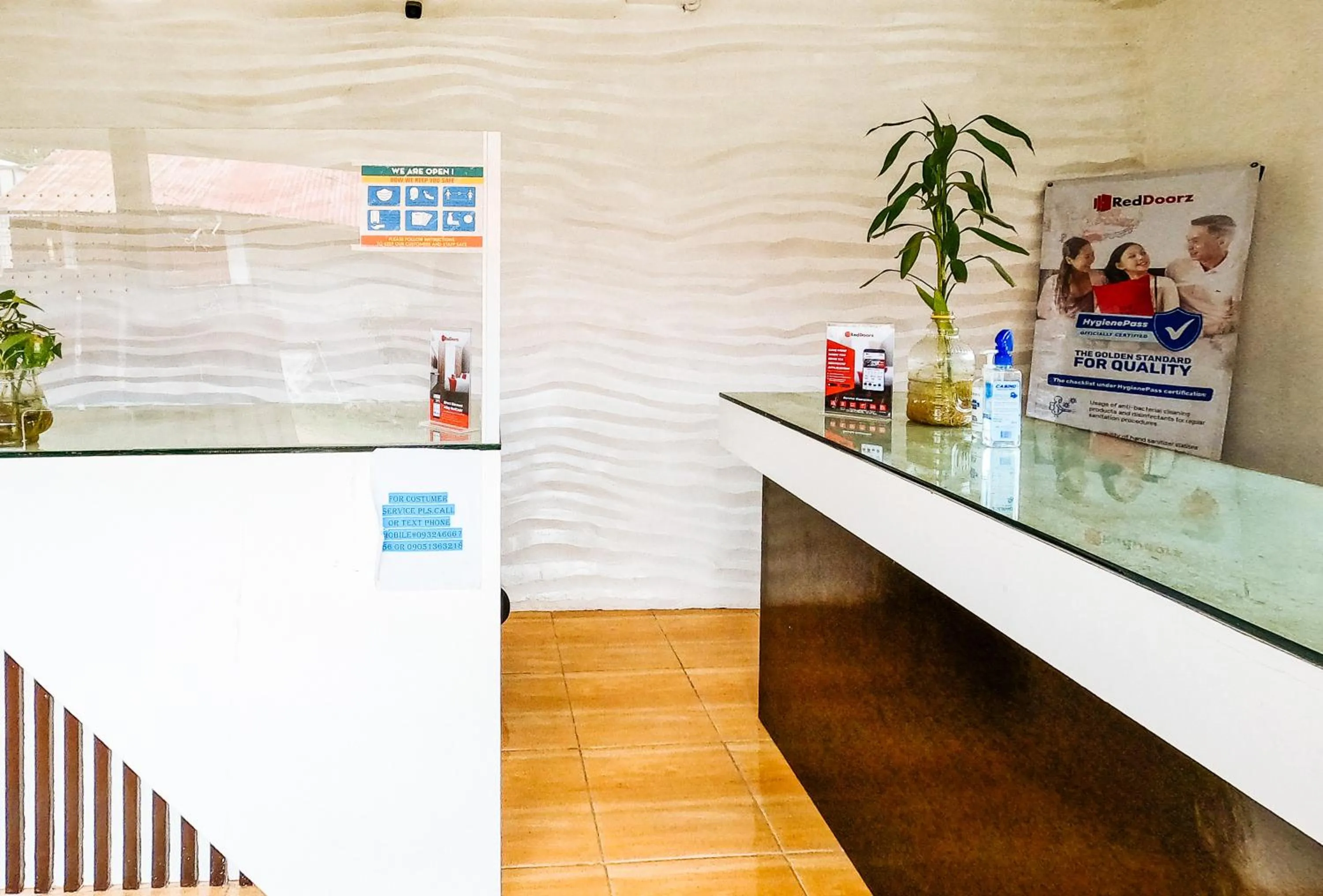 Lobby or reception in RedDoorz @ Gaea's Apartment Panglao