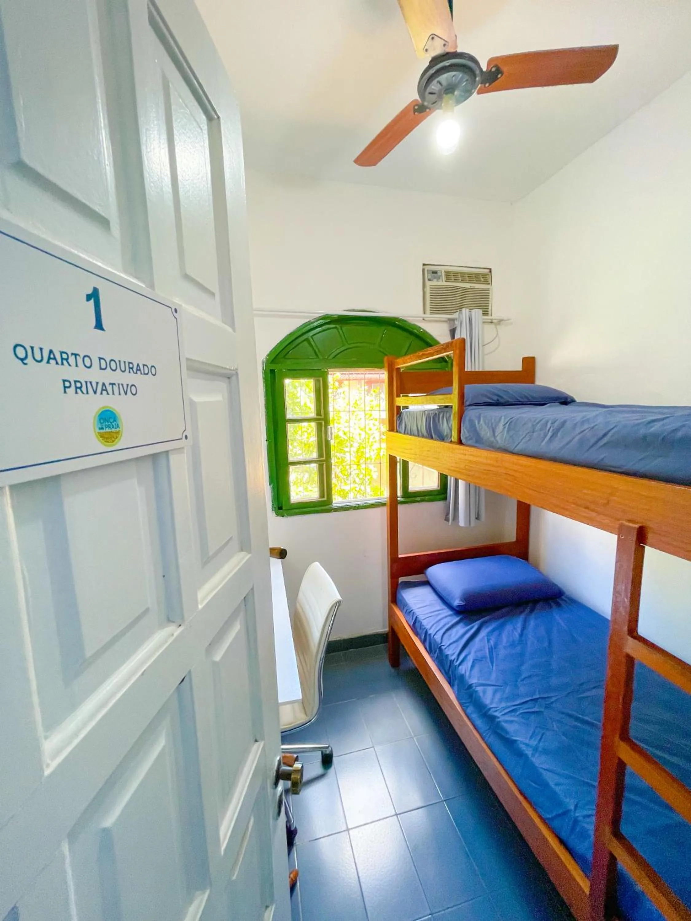 Bedroom, Bed in Onça da Praia Hostel