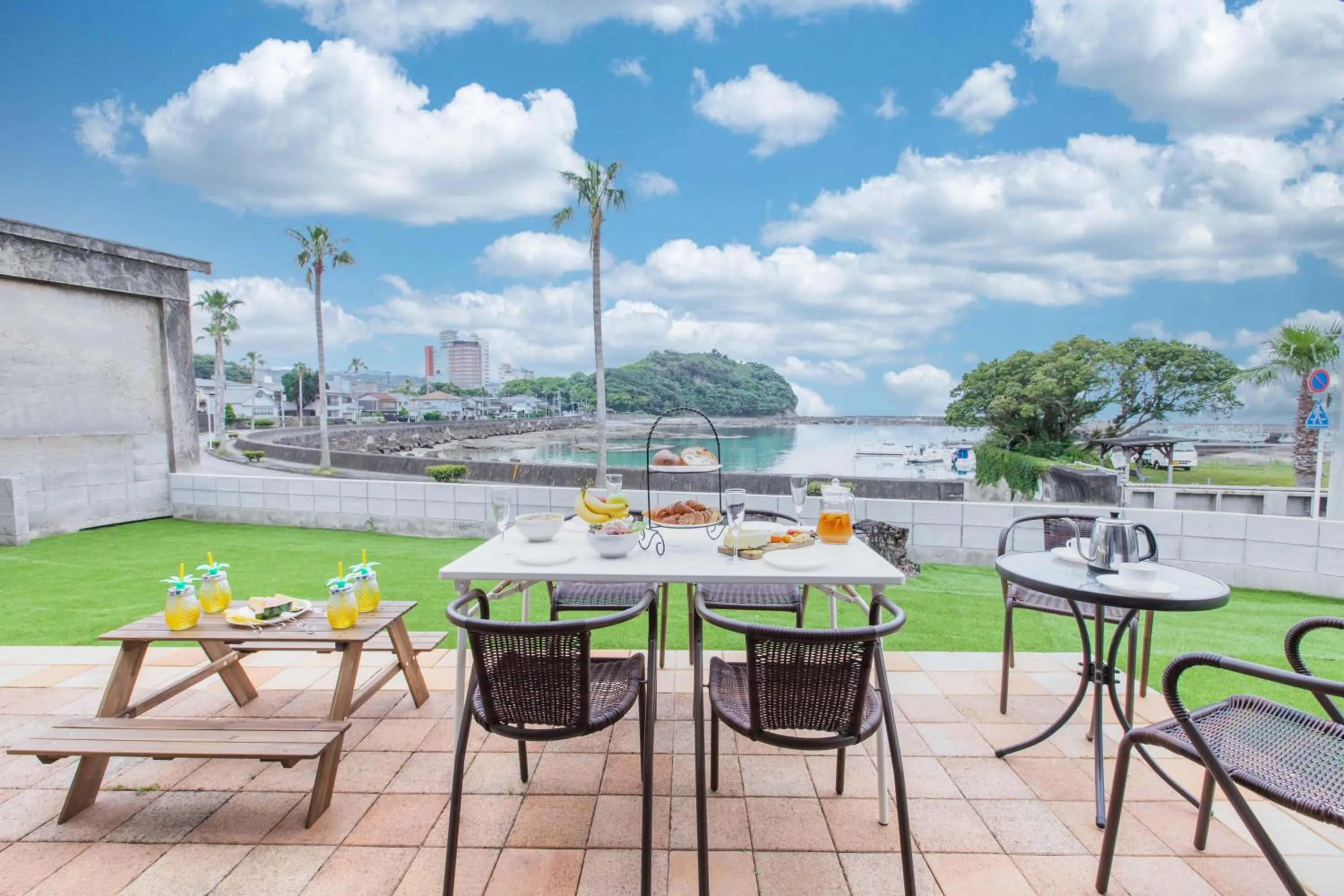 Balcony/Terrace in West Coast Villa Shirahama