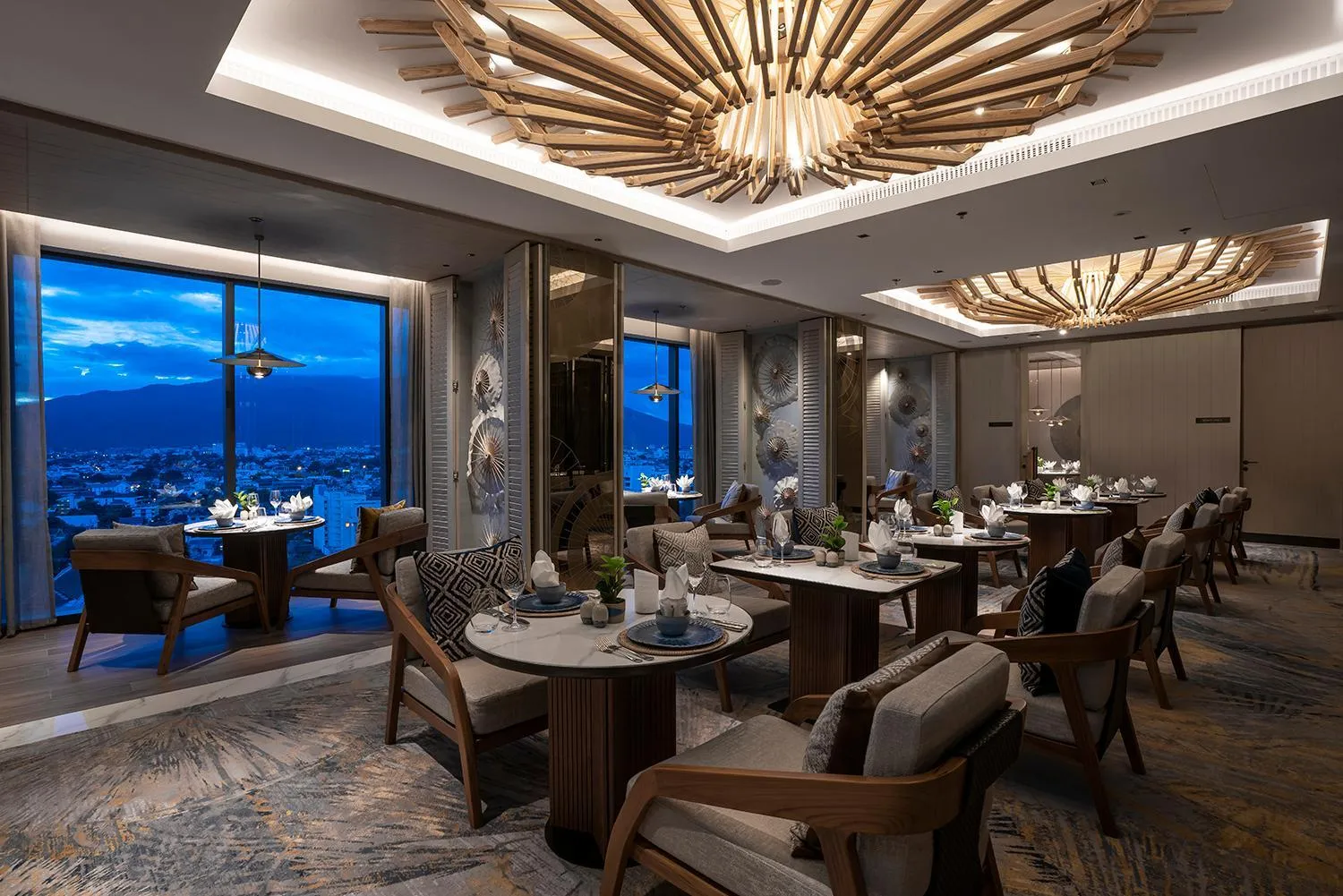 Restaurant/places to eat in Melia Chiang Mai