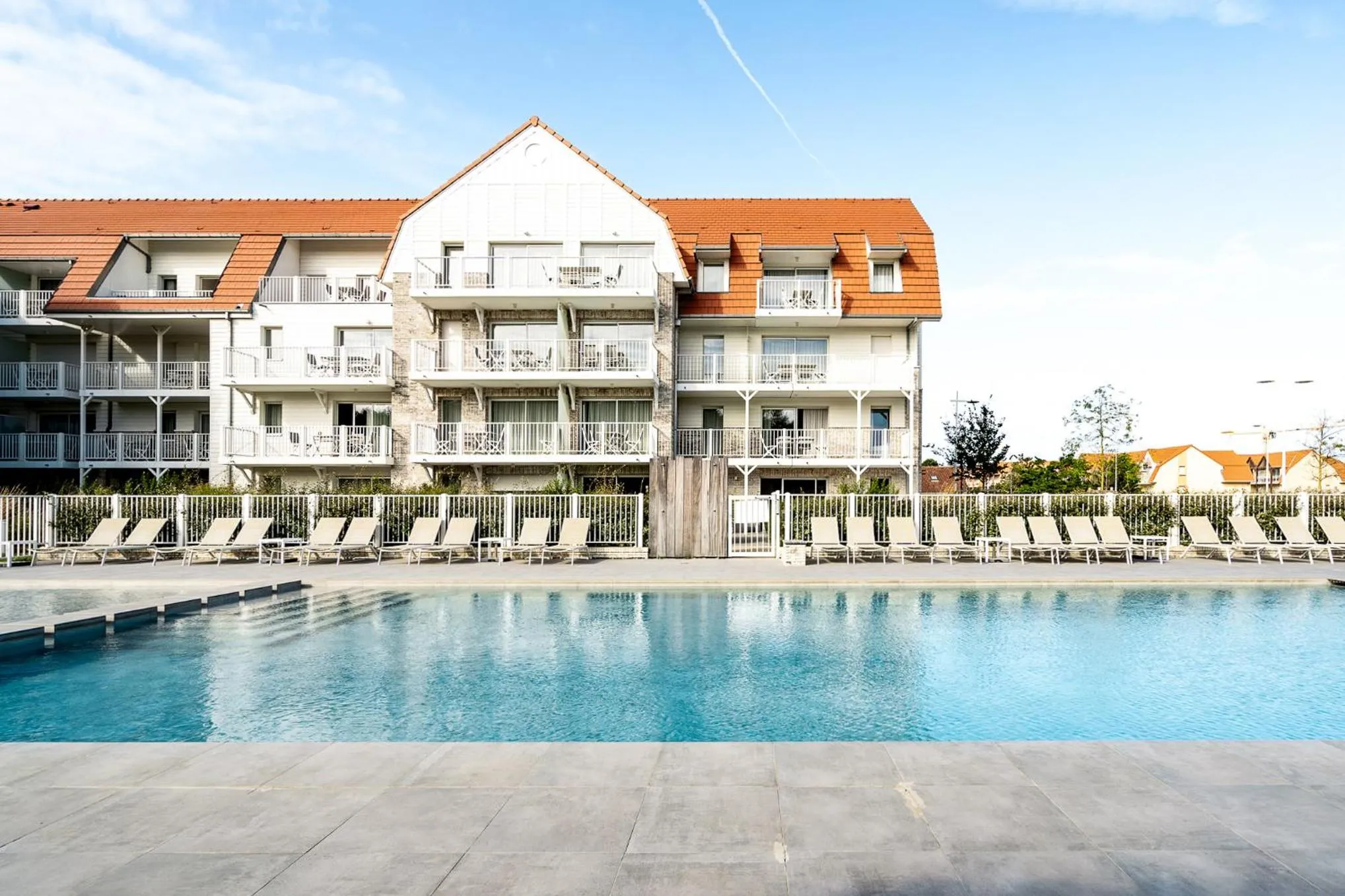 Swimming pool in Evancy Trésors d'Opale